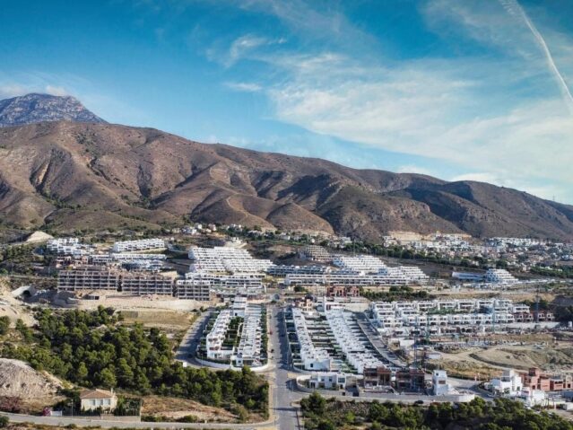 Resale - 2 Bedroom 2 Bathroom Apartment in Finestrat -  - Alicante