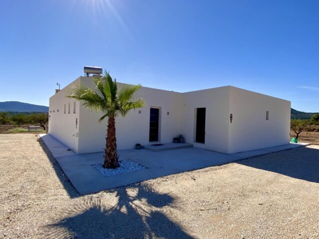 Resale - 3 Bedroom 2 Bathroom Villa in Hondon de las Nieves - , Hondon de las Nieves, Alicante, Spain - Alicante