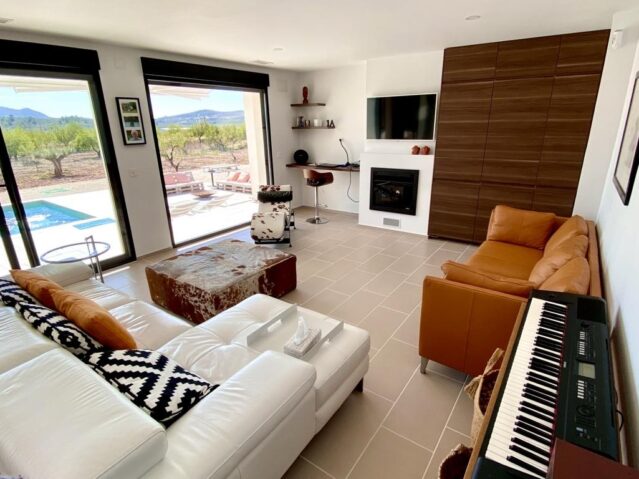 Resale - 3 Bedroom 2 Bathroom Villa in Hondon de las Nieves - , Hondon de las Nieves, Alicante, Spain - Alicante