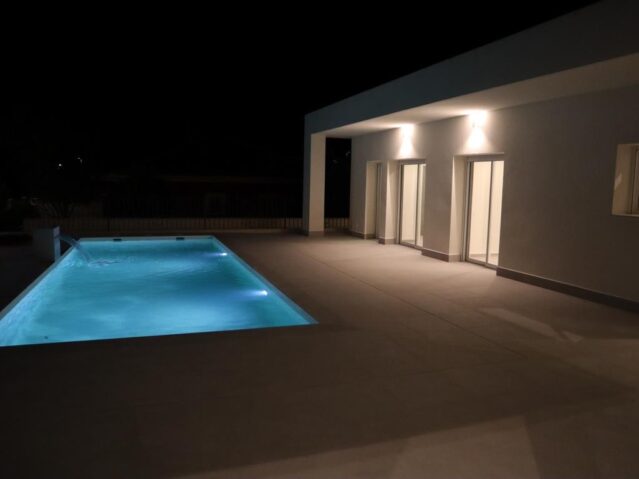 Resale - 3 Bedroom 2 Bathroom Apartment in La Romana -  - Alicante