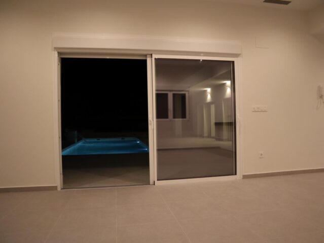 Resale - 3 Bedroom 2 Bathroom Apartment in La Romana -  - Alicante