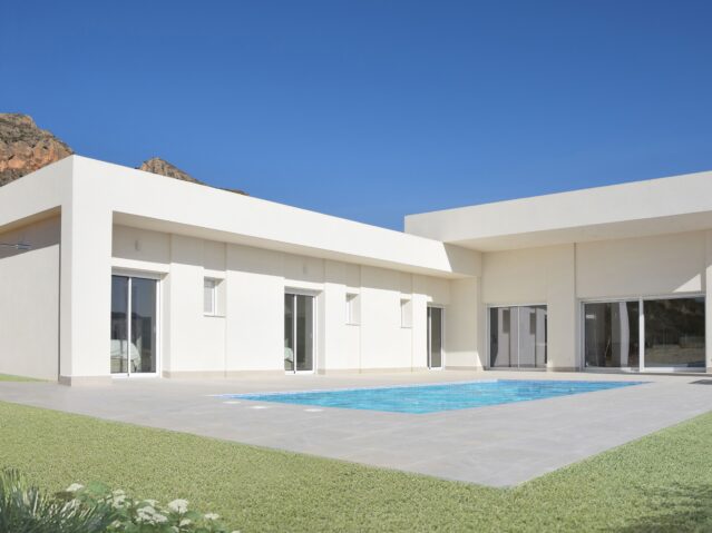 Resale - 3 Bedroom 2 Bathroom Apartment in La Romana -  - Alicante