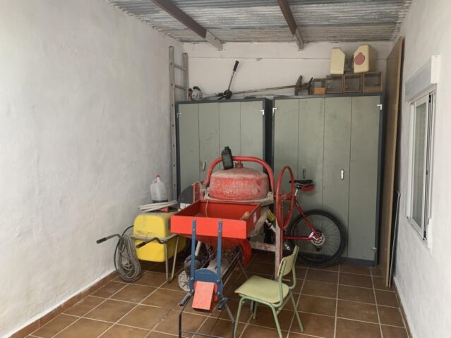 Resale - 4 Bedroom 1 Bathroom Villa in Pinoso -  - Alicante