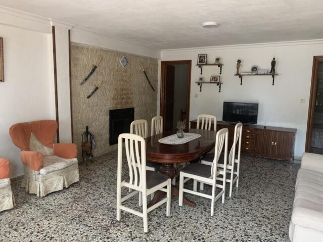Resale - 4 Bedroom 1 Bathroom Villa in Pinoso -  - Alicante