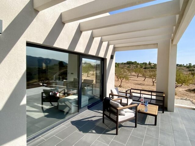 Resale - 3 Bedroom 2 Bathroom Villa in La Romana -  - Alicante