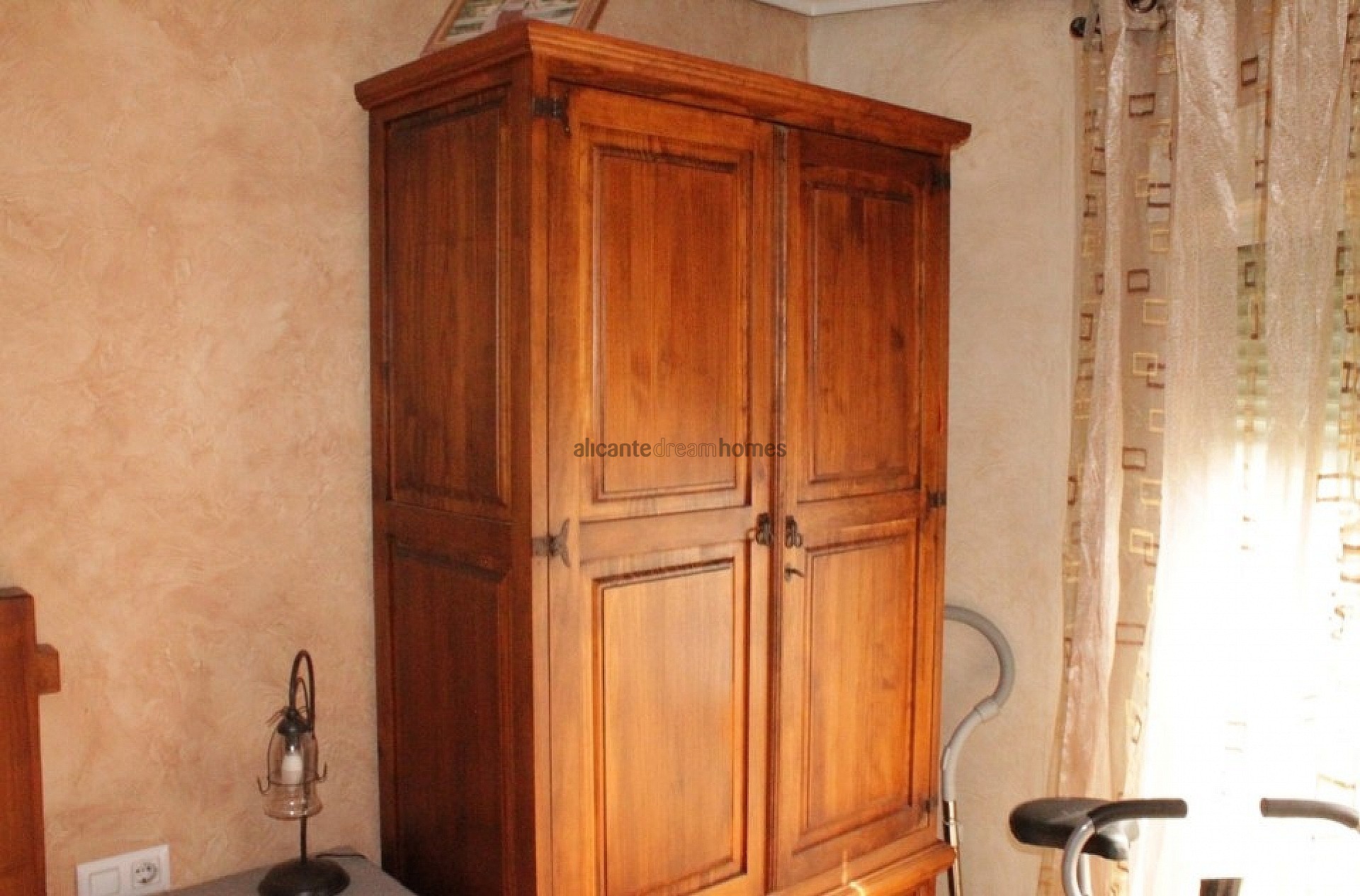 Resale - 3 Bedroom 3 Bathroom Townhouse in Pinoso -  - Alicante