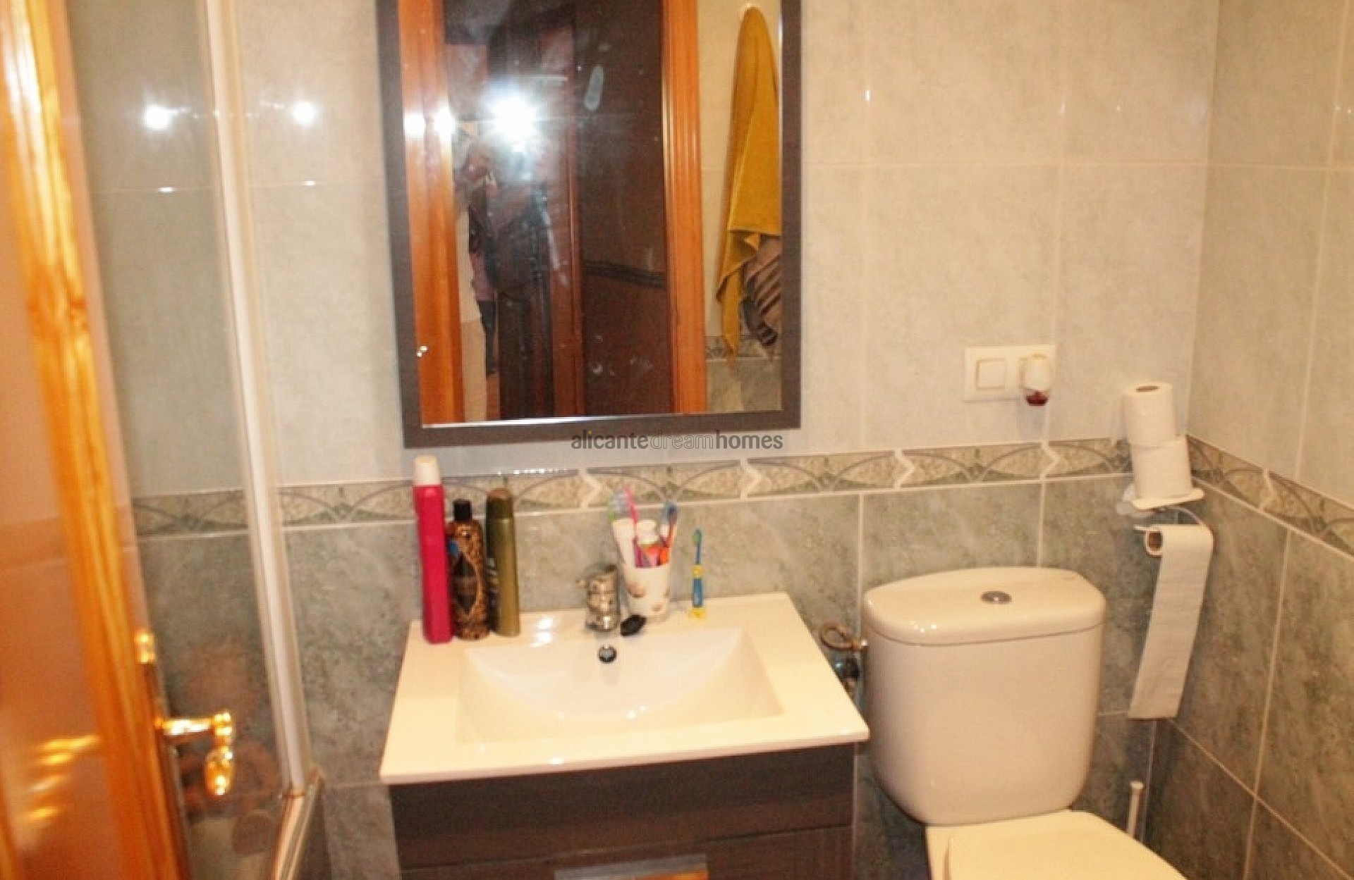 Resale - 3 Bedroom 3 Bathroom Townhouse in Pinoso -  - Alicante