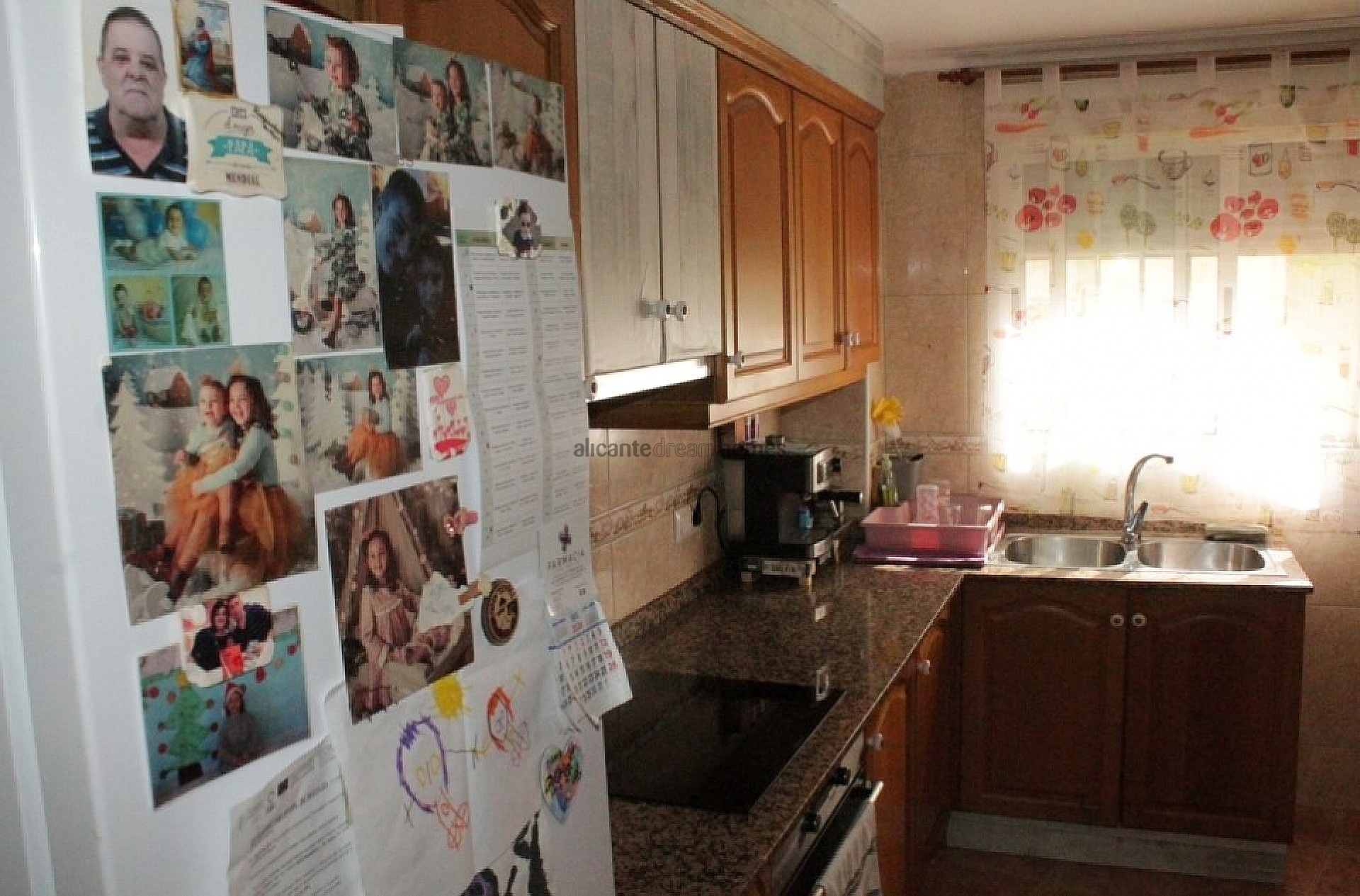 Resale - 3 Bedroom 3 Bathroom Townhouse in Pinoso -  - Alicante