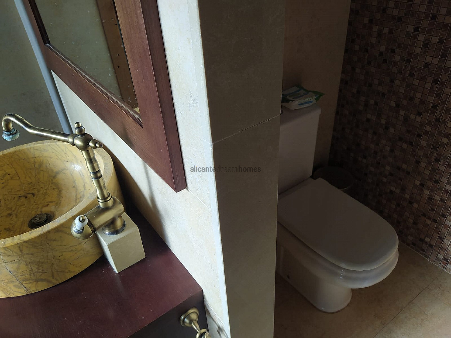 Resale - 2 Bedroom 2 Bathroom Villa in Yecla -  - Murcia