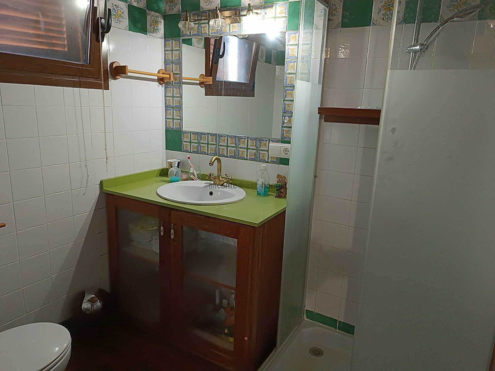 Resale - 7 Bedroom 4 Bathroom Wooden House in Yecla -  - Murcia