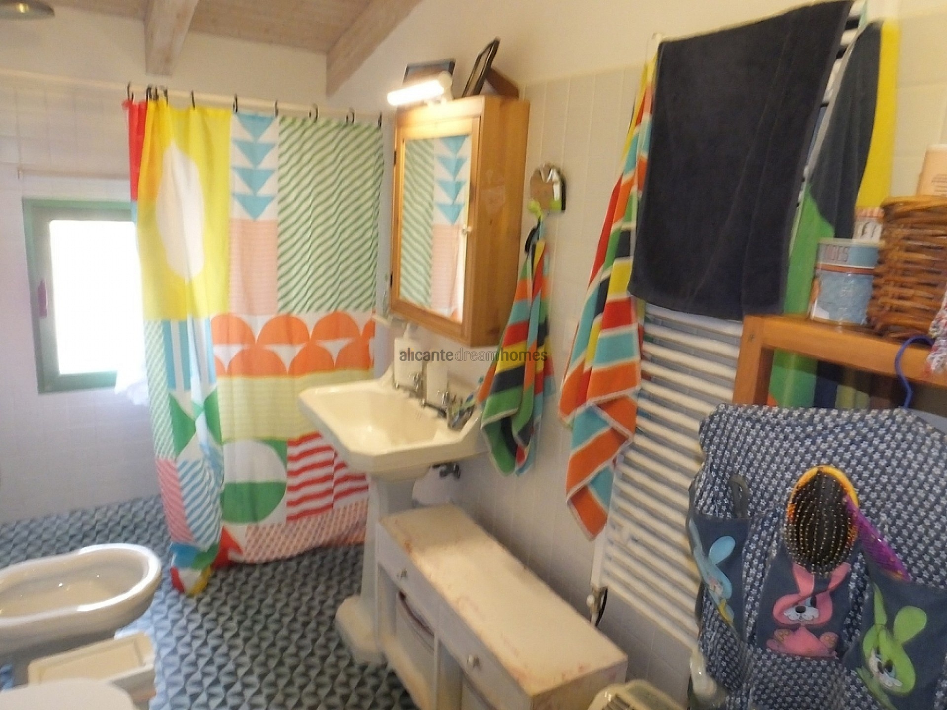 Resale - 3 Bedroom 2 Bathroom Country house in Pinoso -  - Alicante