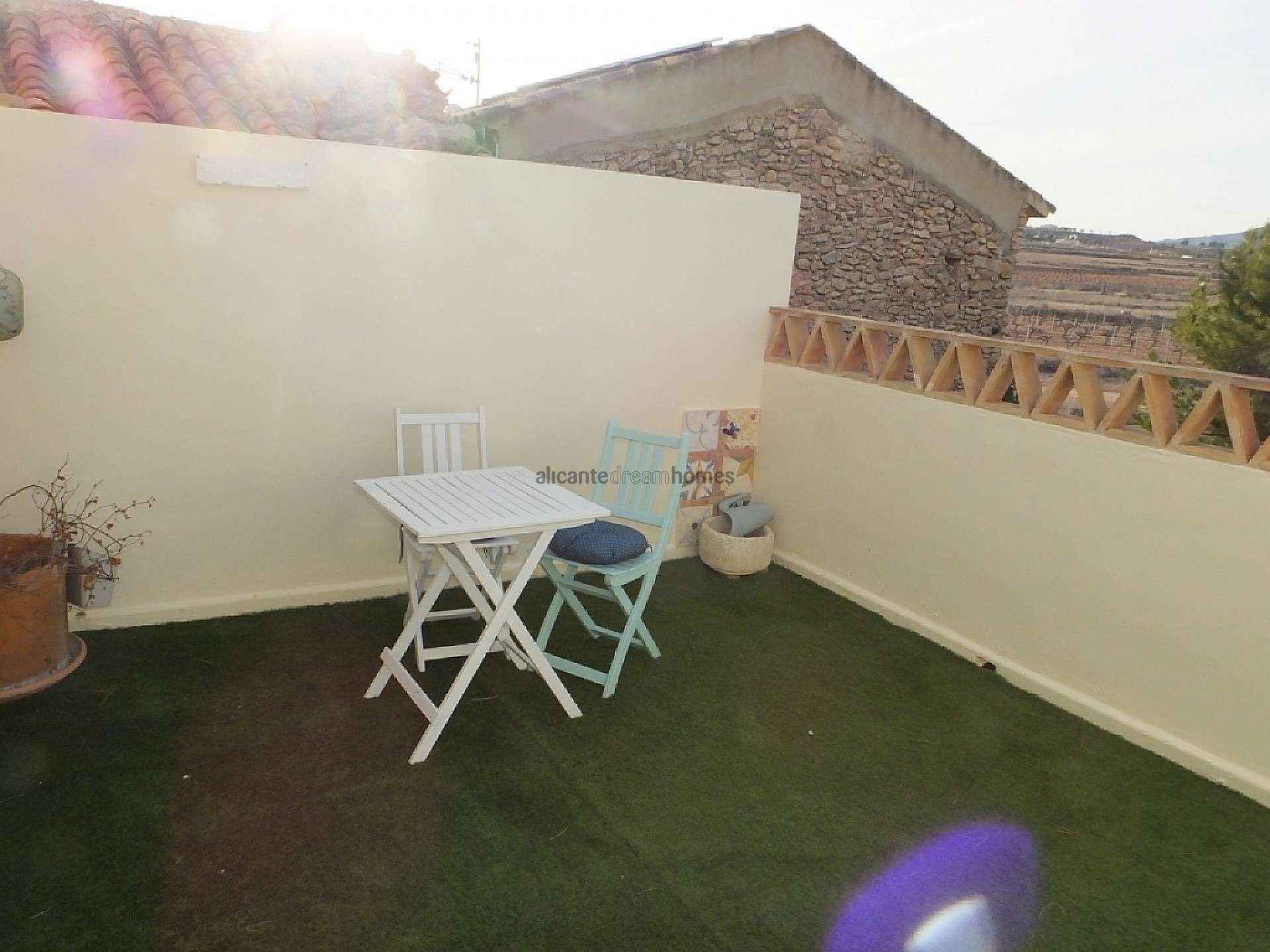 Resale - 3 Bedroom 2 Bathroom Country house in Pinoso -  - Alicante