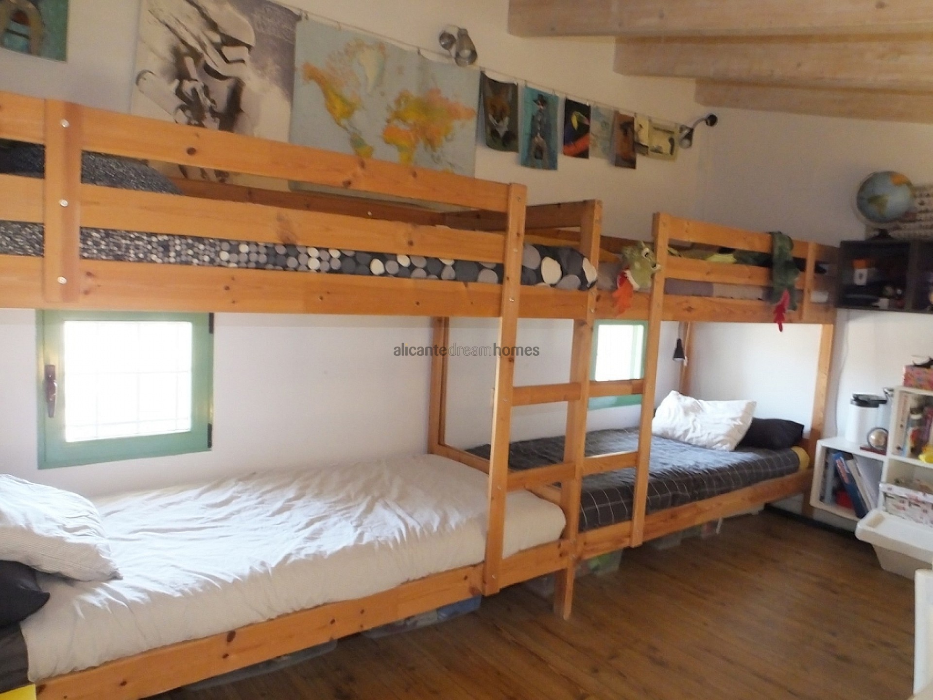 Resale - 3 Bedroom 2 Bathroom Country house in Pinoso -  - Alicante