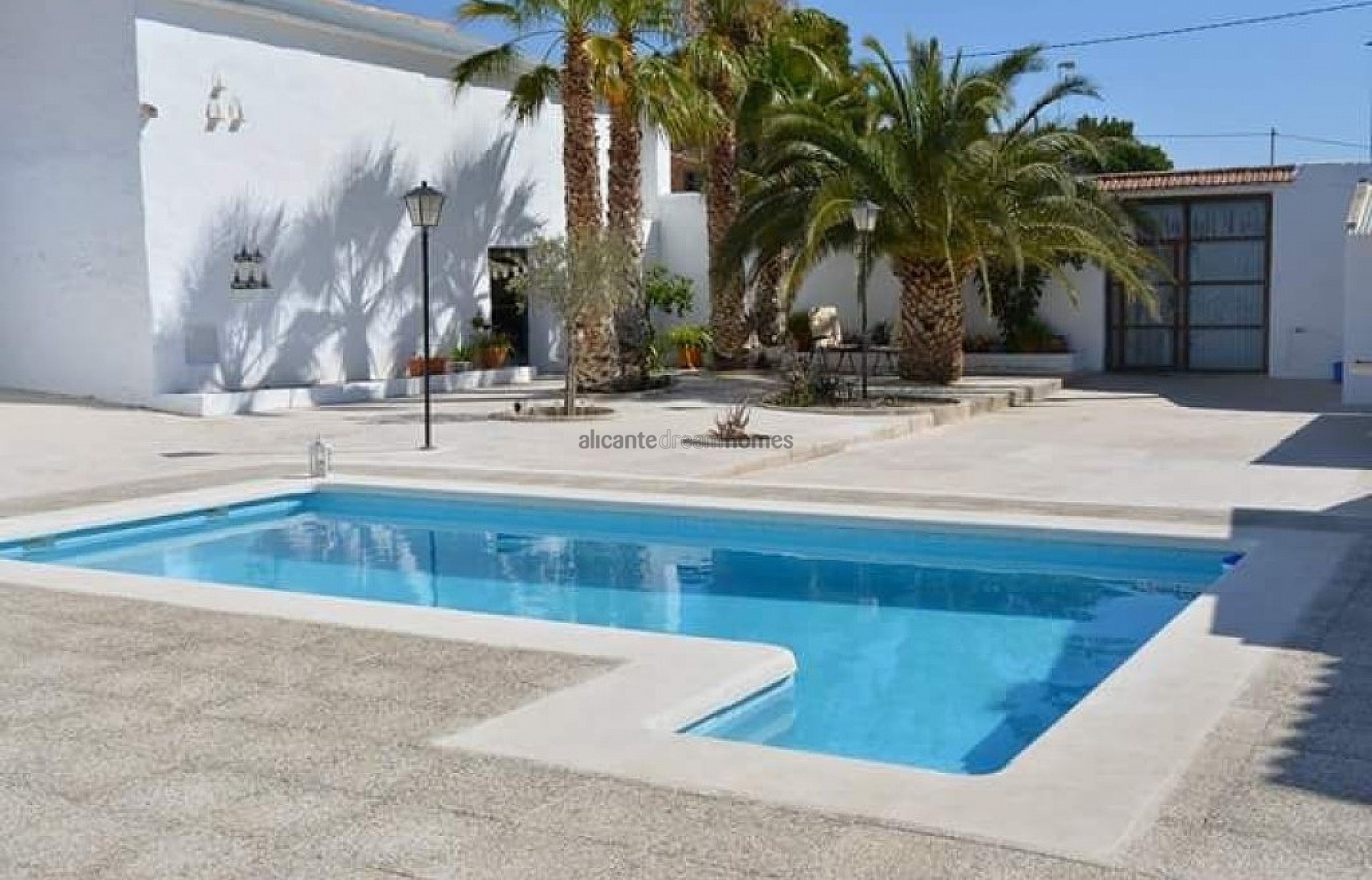 Resale - 5 Bedroom 2 Bathroom Townhouse in Torre Del Rico -  - Murcia