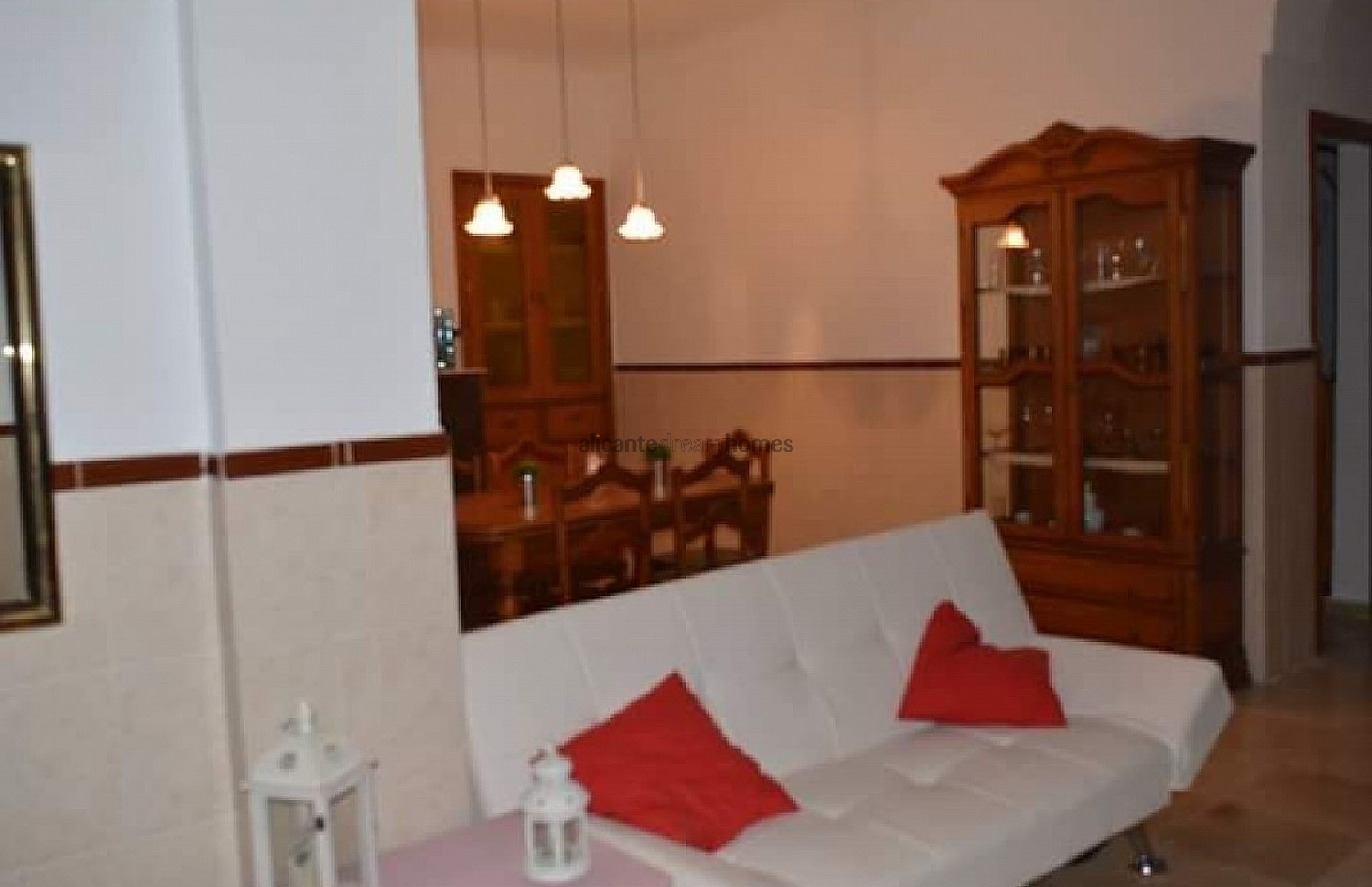 Resale - 5 Bedroom 2 Bathroom Townhouse in Torre Del Rico -  - Murcia