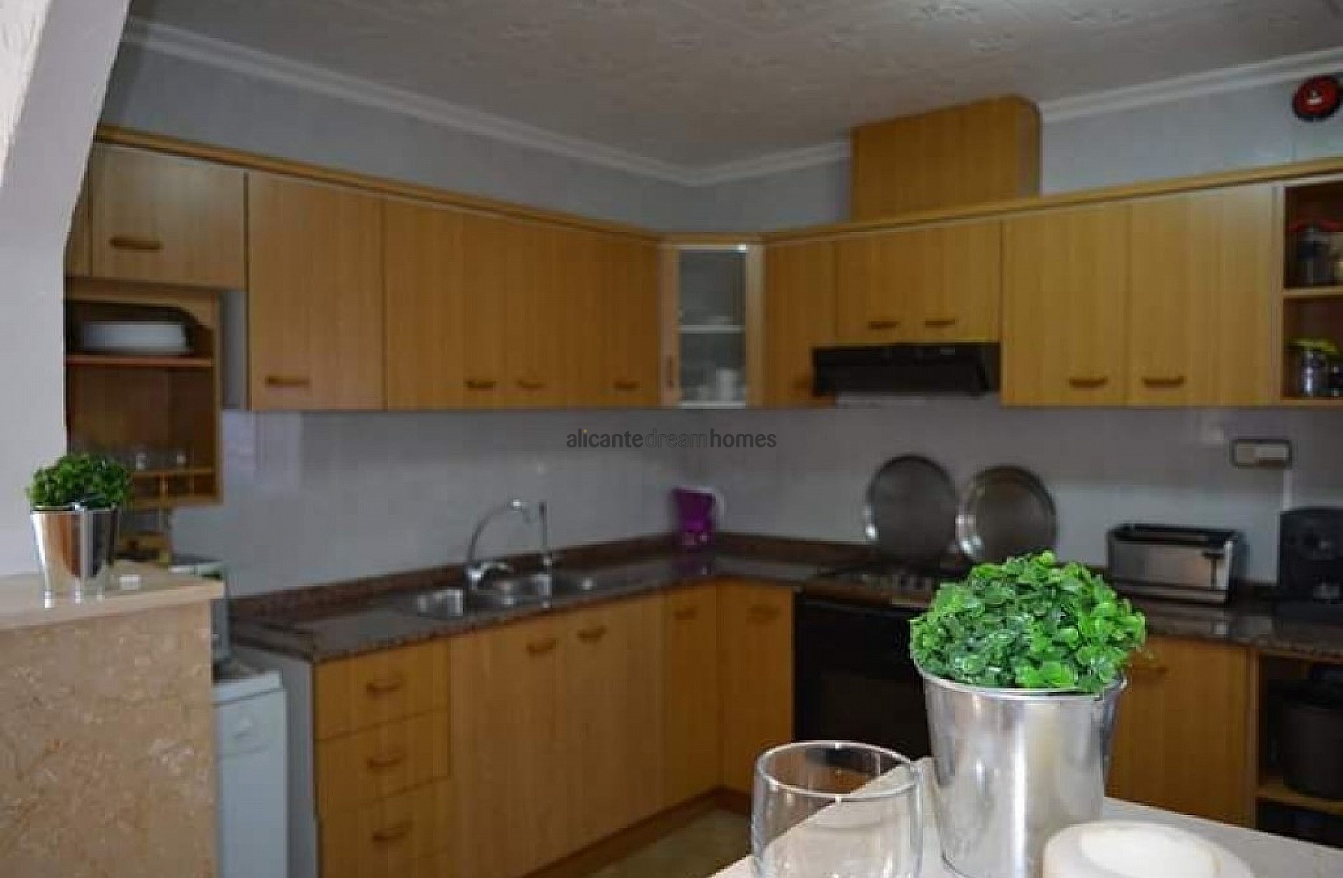 Resale - 5 Bedroom 2 Bathroom Townhouse in Torre Del Rico -  - Murcia