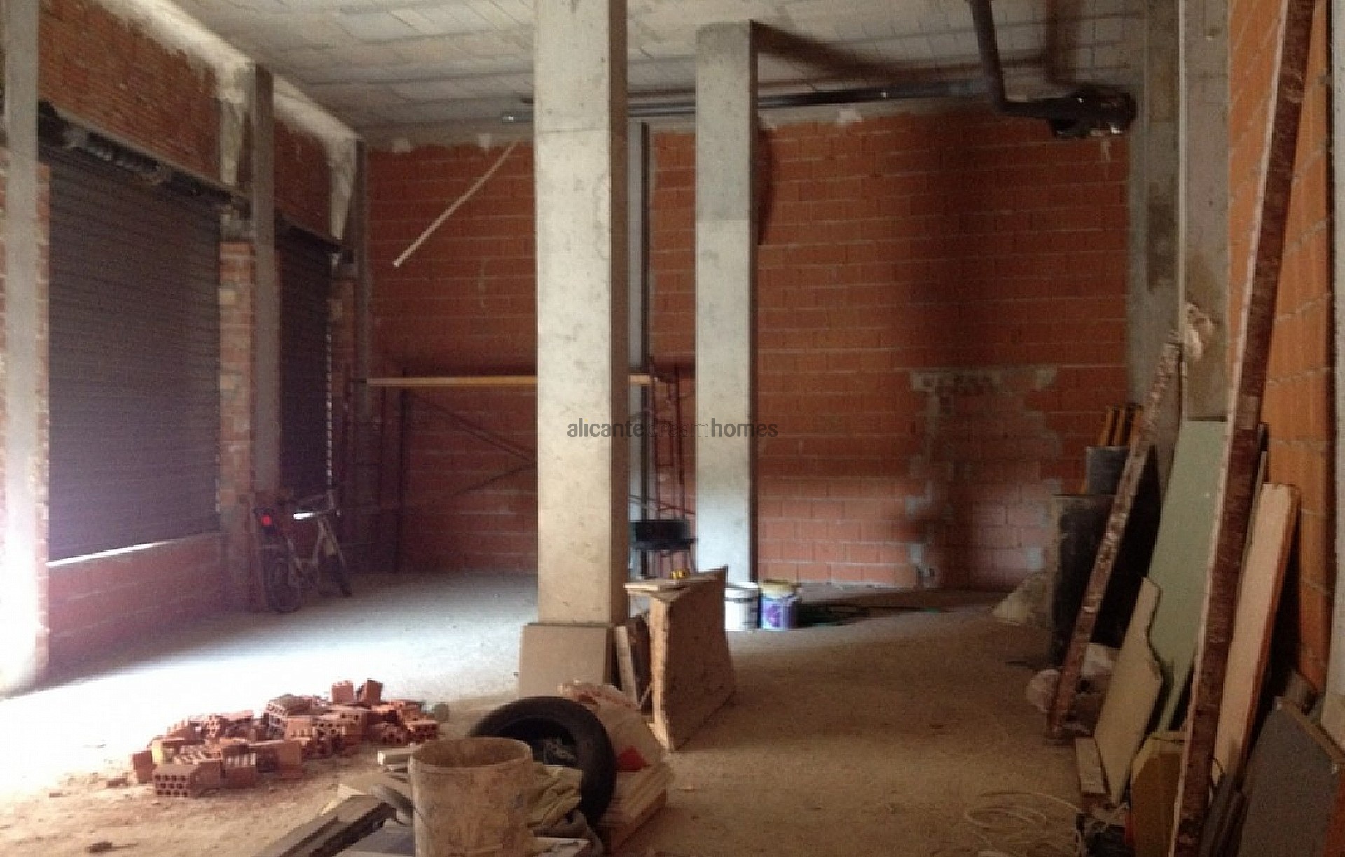 Resale - Commercial in Los Montesinos -  - Alicante