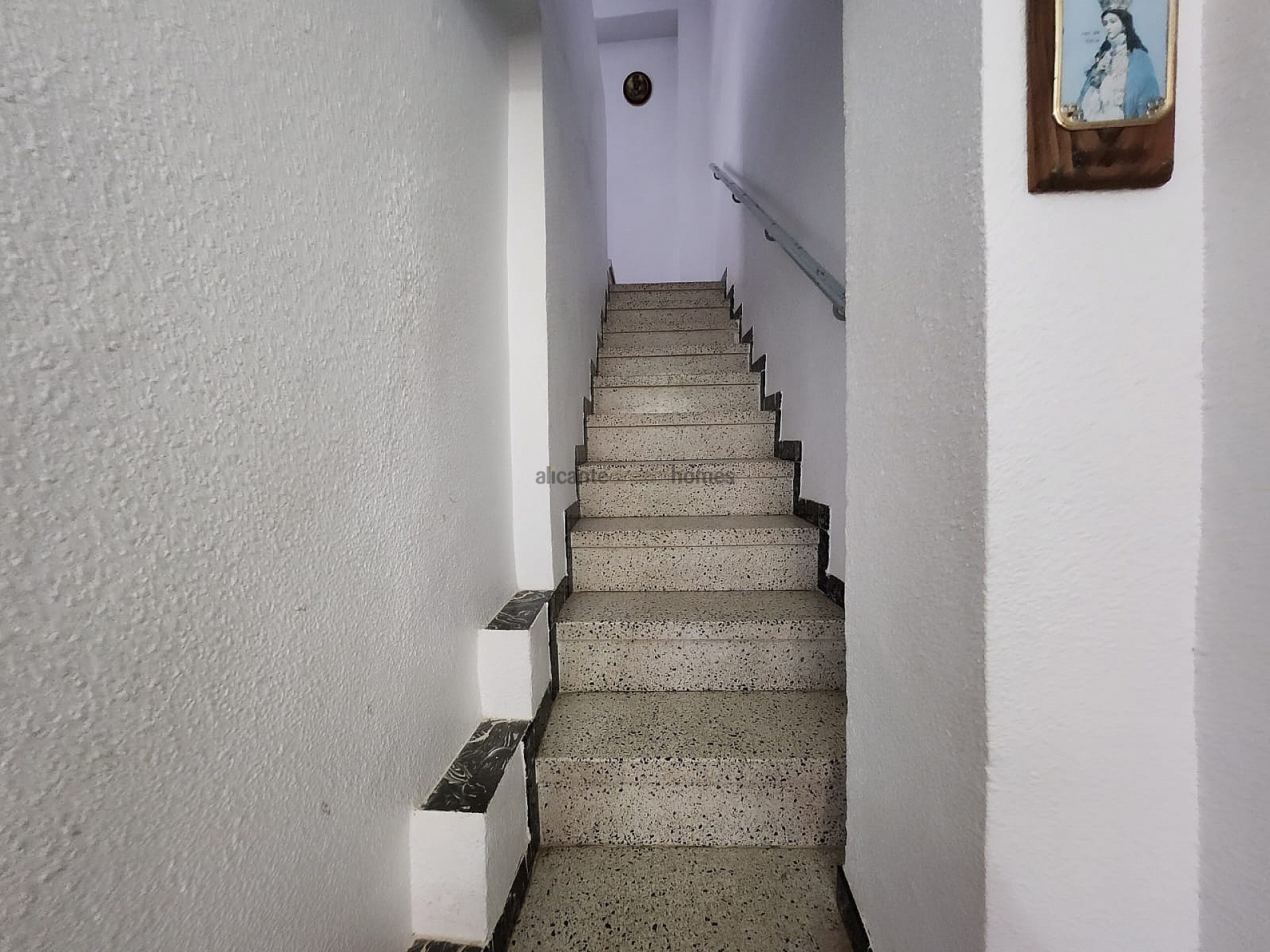 Resale - 6 Bedroom 2 Bathroom Townhouse in Yecla -  - Murcia