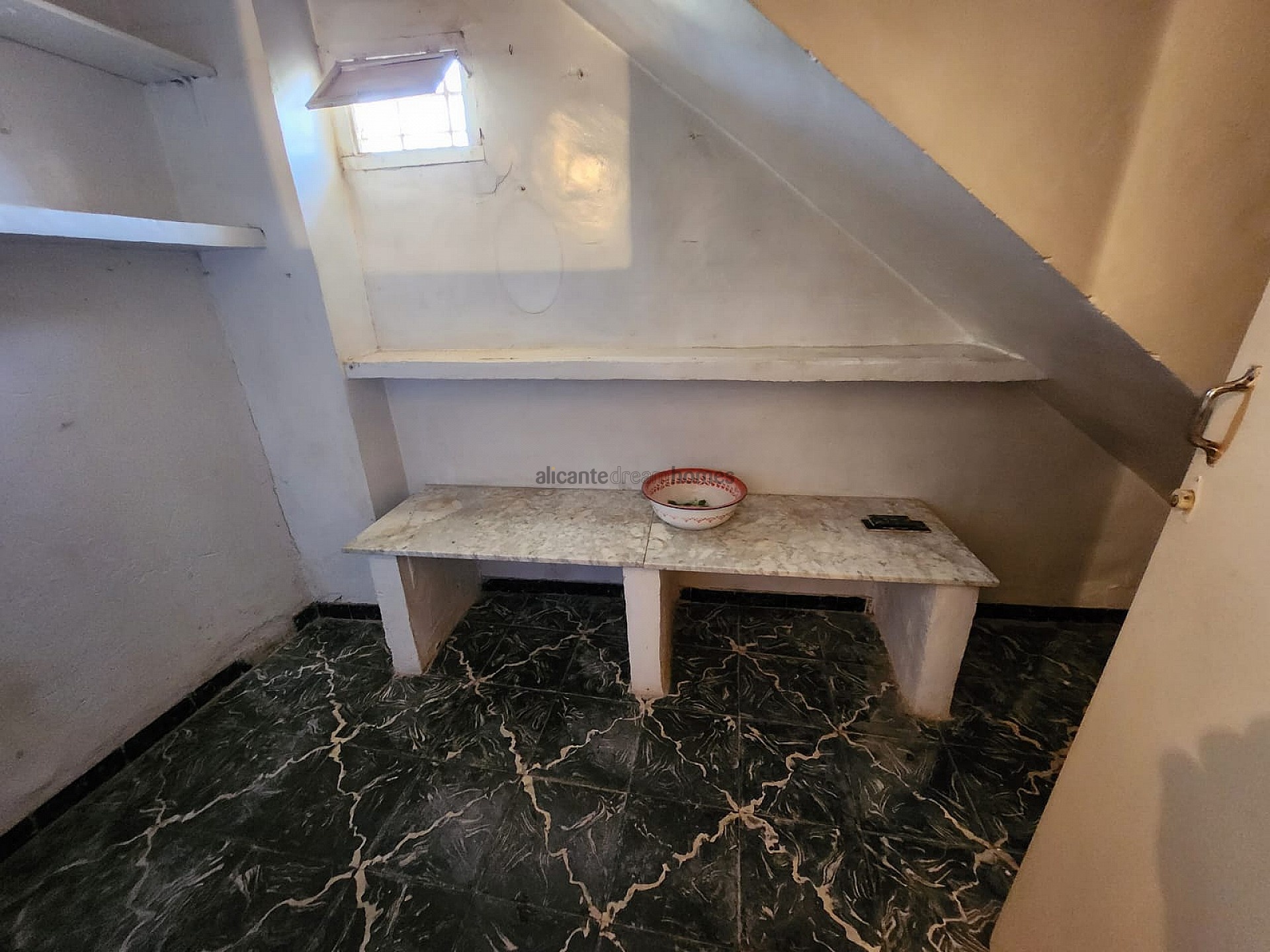 Resale - 6 Bedroom 2 Bathroom Townhouse in Yecla -  - Murcia