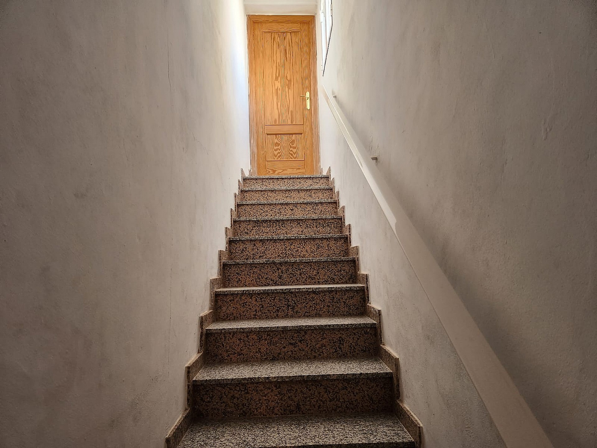 Resale - 6 Bedroom 2 Bathroom Townhouse in Yecla -  - Murcia