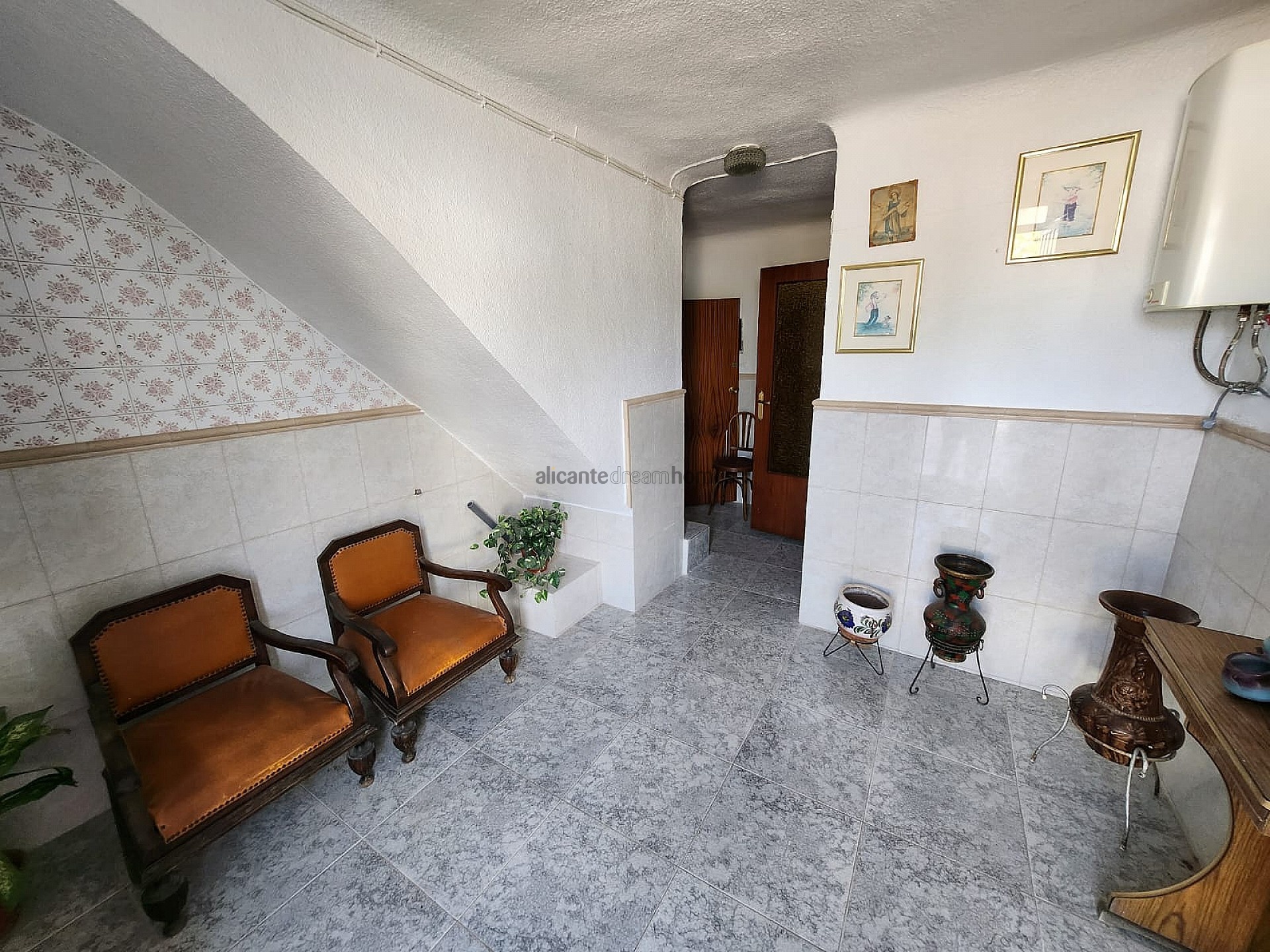 Resale - 6 Bedroom 2 Bathroom Townhouse in Yecla -  - Murcia