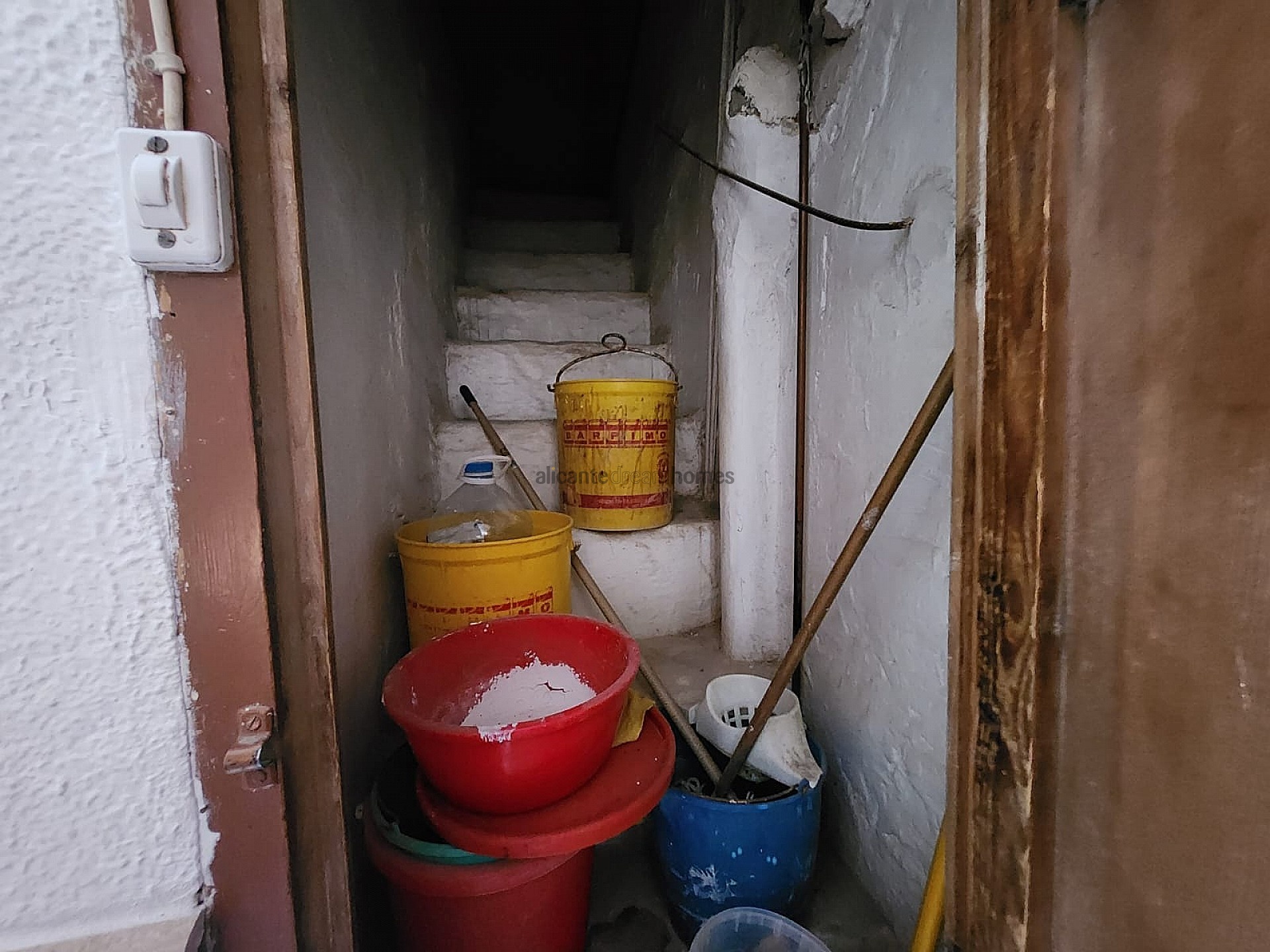 Resale - 6 Bedroom 2 Bathroom Townhouse in Yecla -  - Murcia