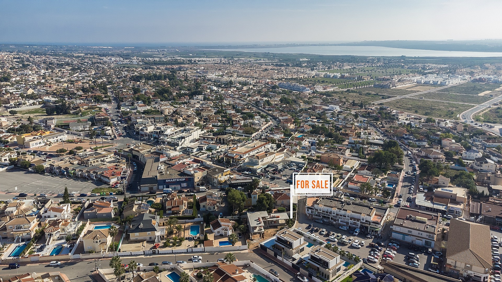 Resale - 4 Bedroom 3 Bathroom Villa in Ciudad Quesada -  - Alicante