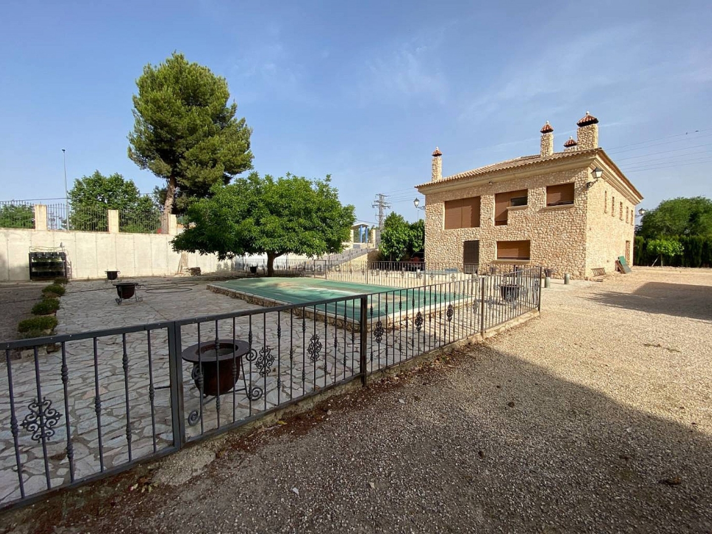 5 Bedroom 3 Bathroom Villa in Villena
