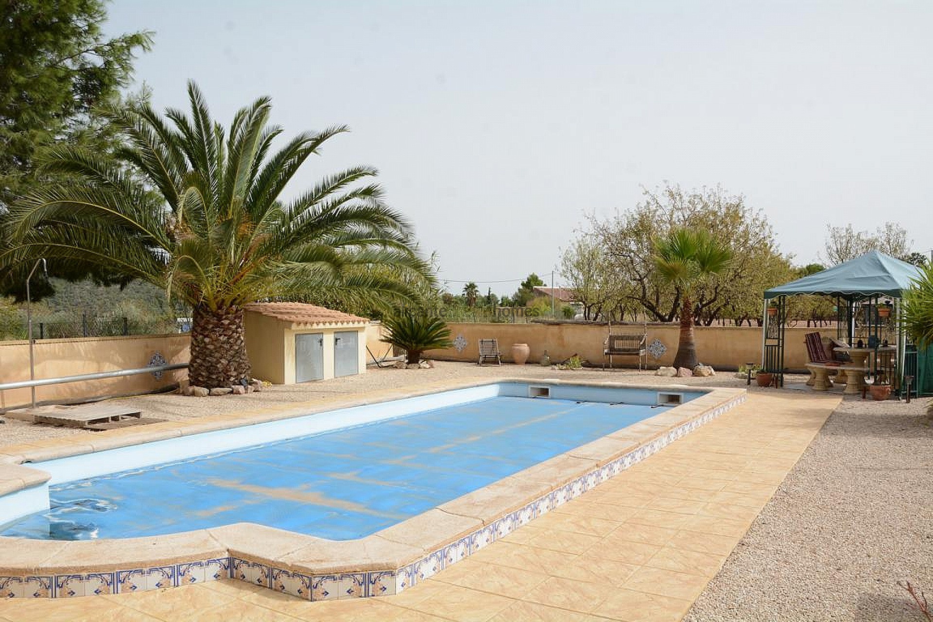 Resale - 6 Bedroom 2 Bathroom Finca in La Romana -  - Alicante