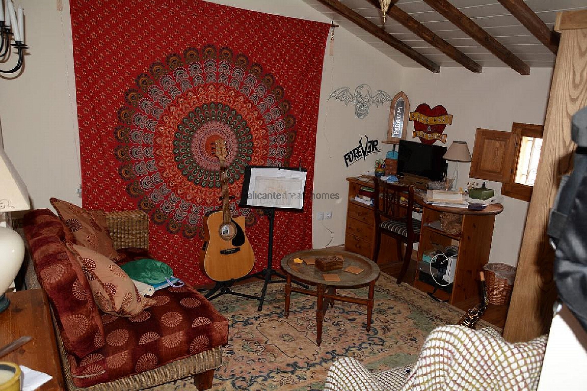 Resale - 6 Bedroom 2 Bathroom Finca in La Romana -  - Alicante