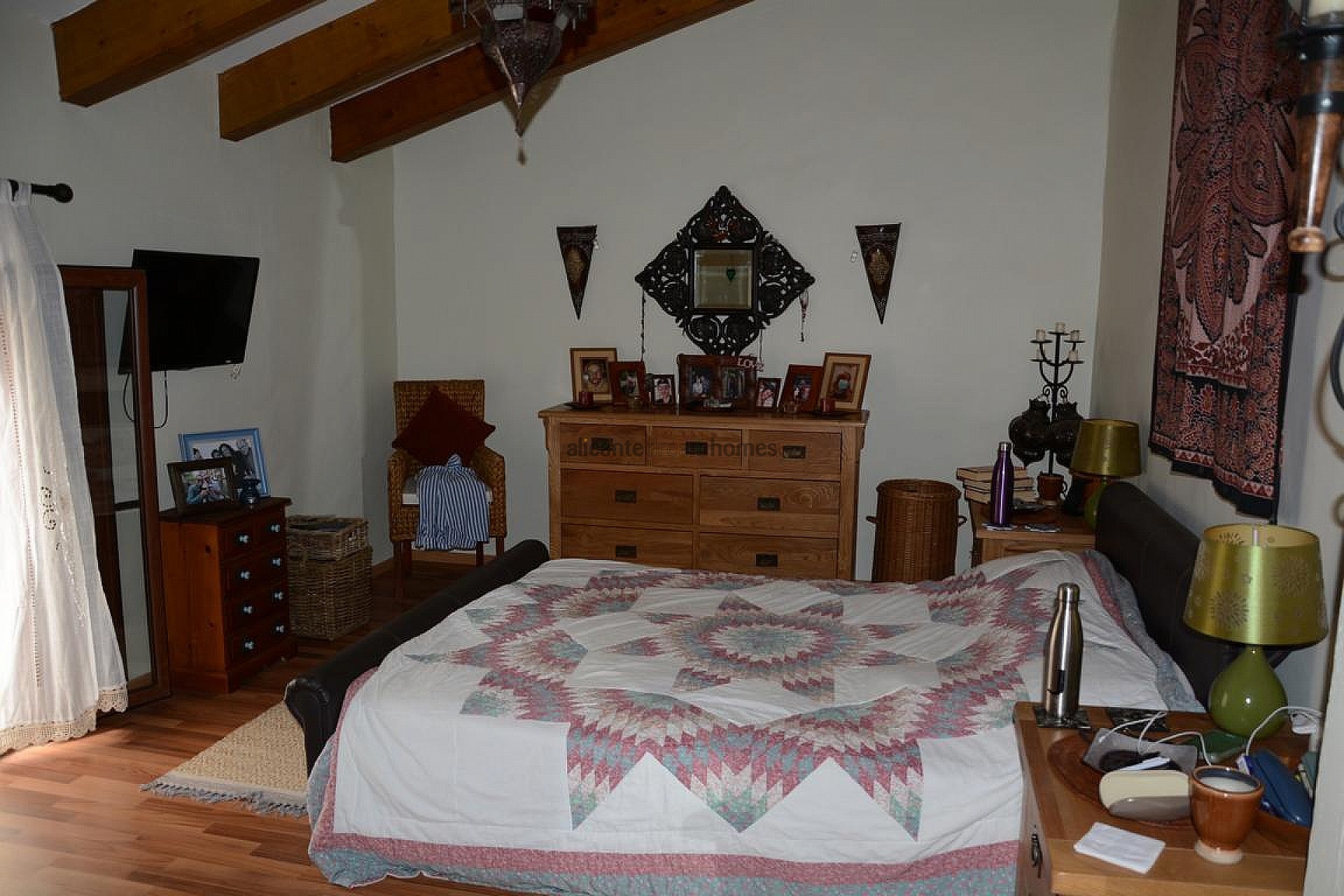 Resale - 6 Bedroom 2 Bathroom Finca in La Romana -  - Alicante