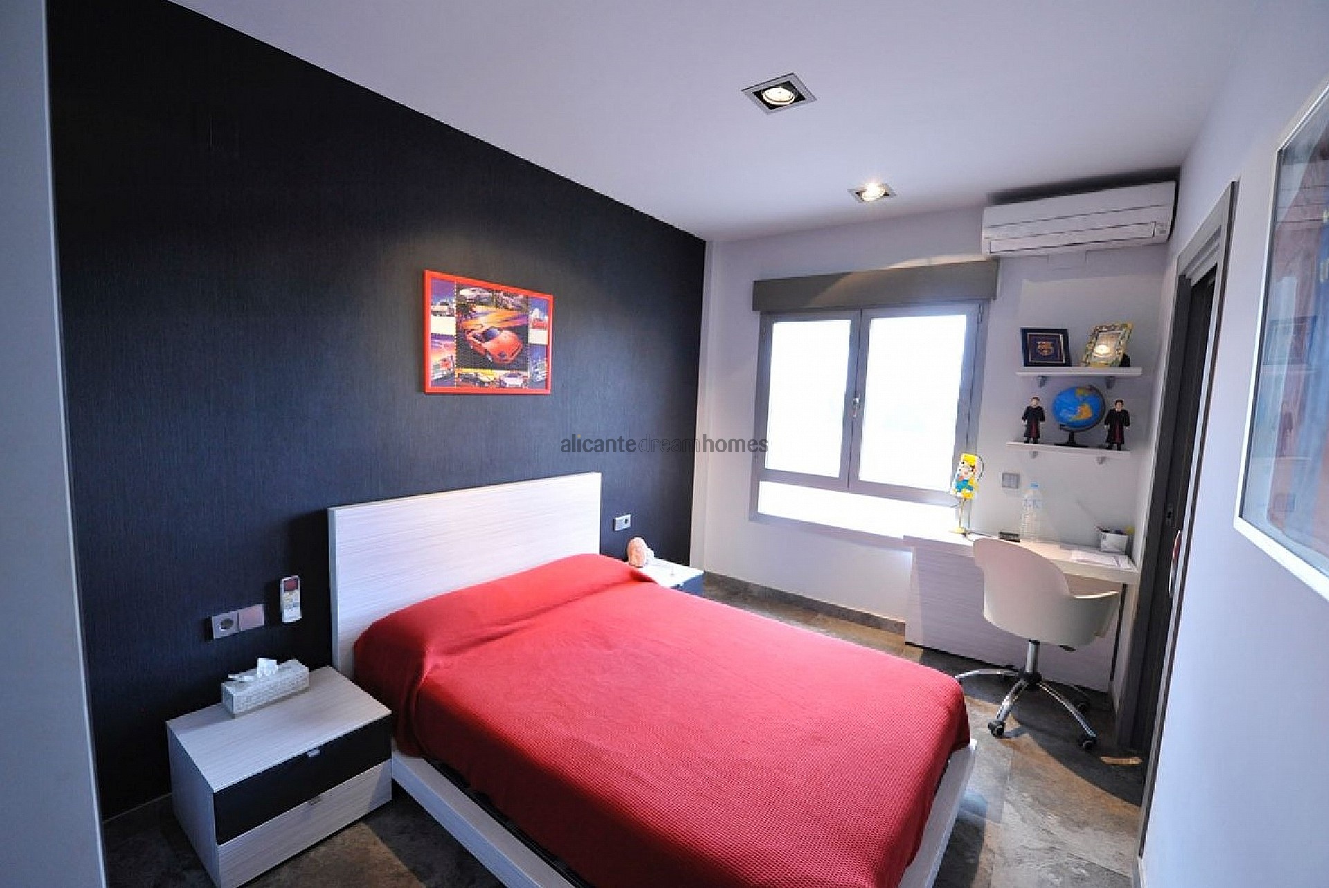 Resale - 5 Bedroom 8 Bathroom Villa in Yecla -  - Murcia