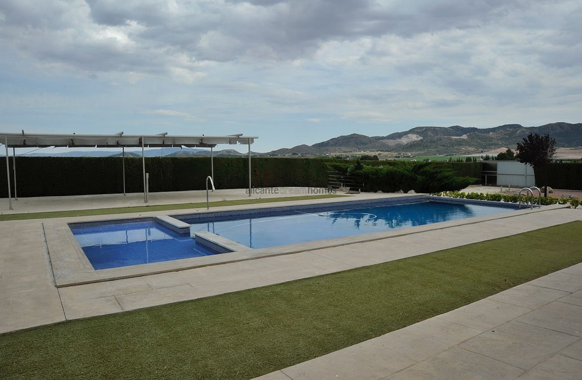Resale - 5 Bedroom 8 Bathroom Villa in Yecla -  - Murcia