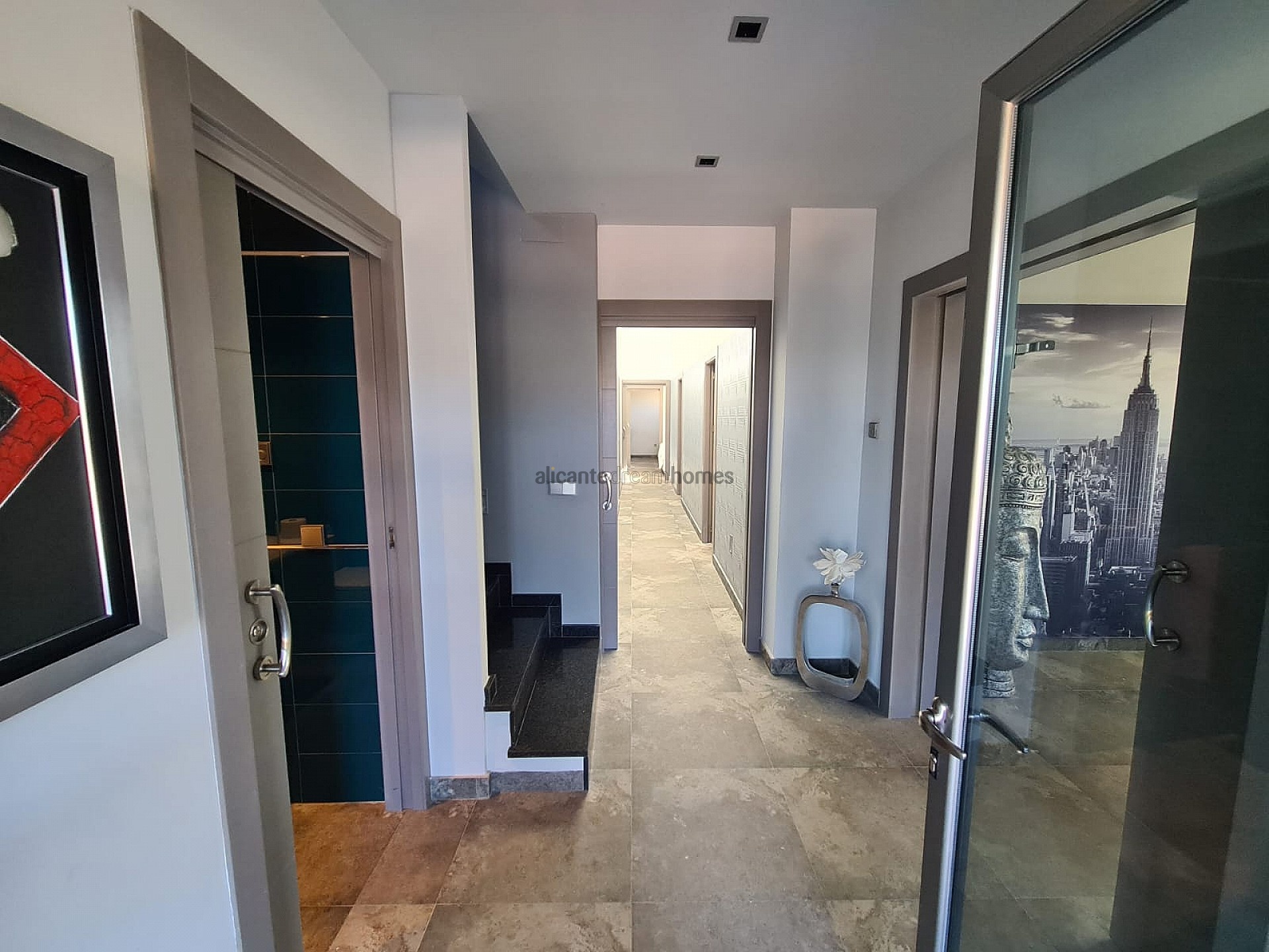 Resale - 5 Bedroom 8 Bathroom Villa in Yecla -  - Murcia