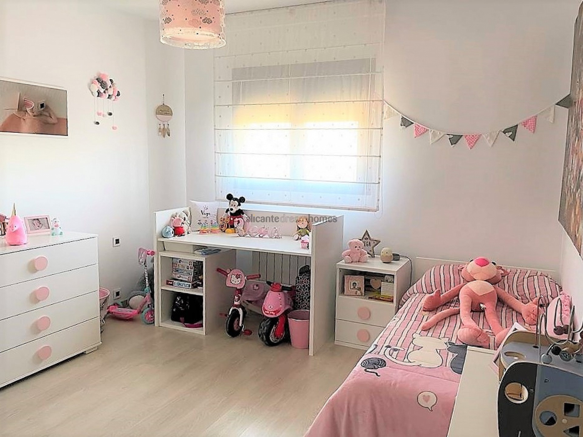 Resale - 4 Bedroom 4 Bathroom Villa in Castalla -  - Alicante