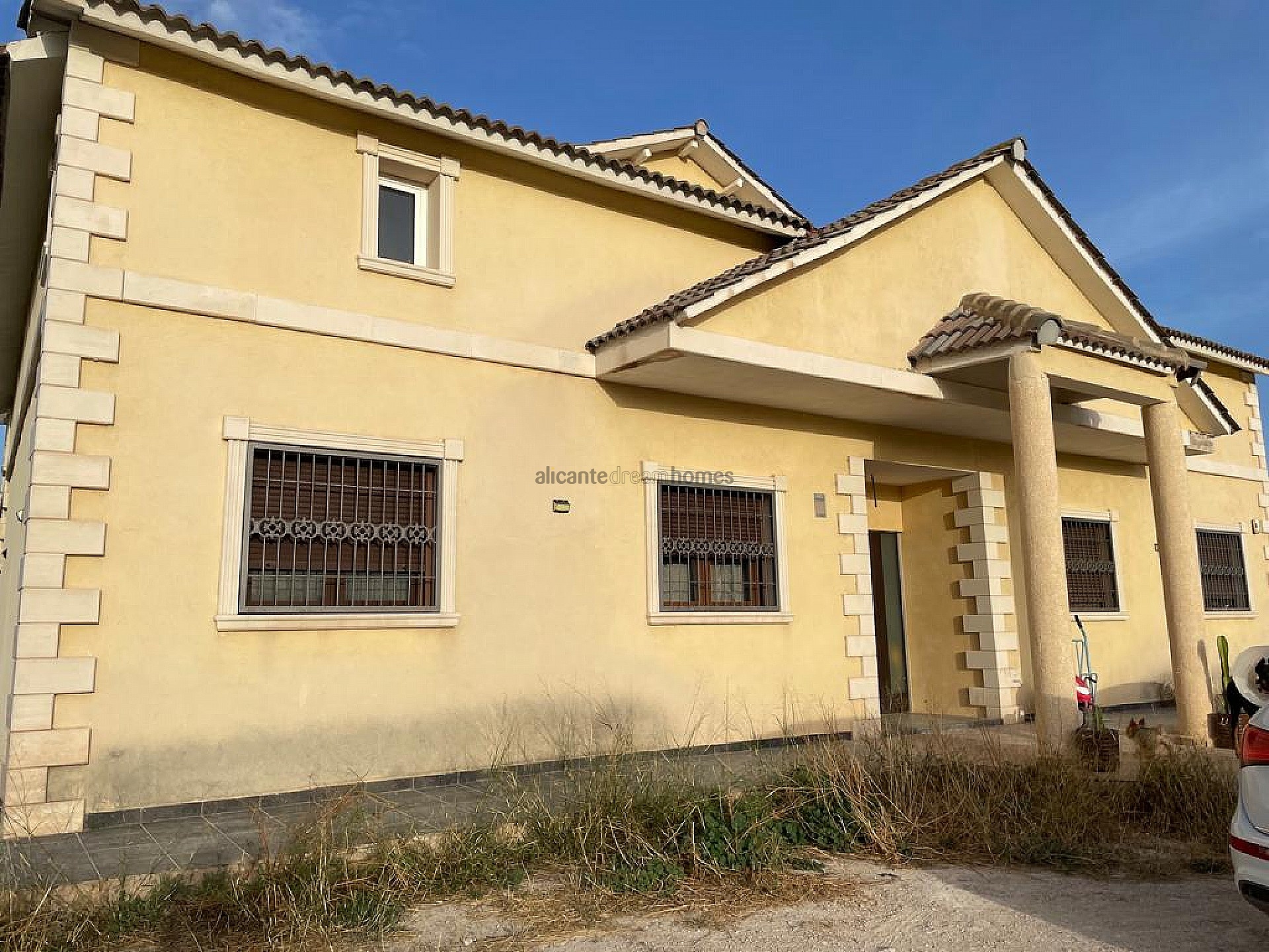 Resale - 4 Bedroom 4 Bathroom Villa in Castalla -  - Alicante