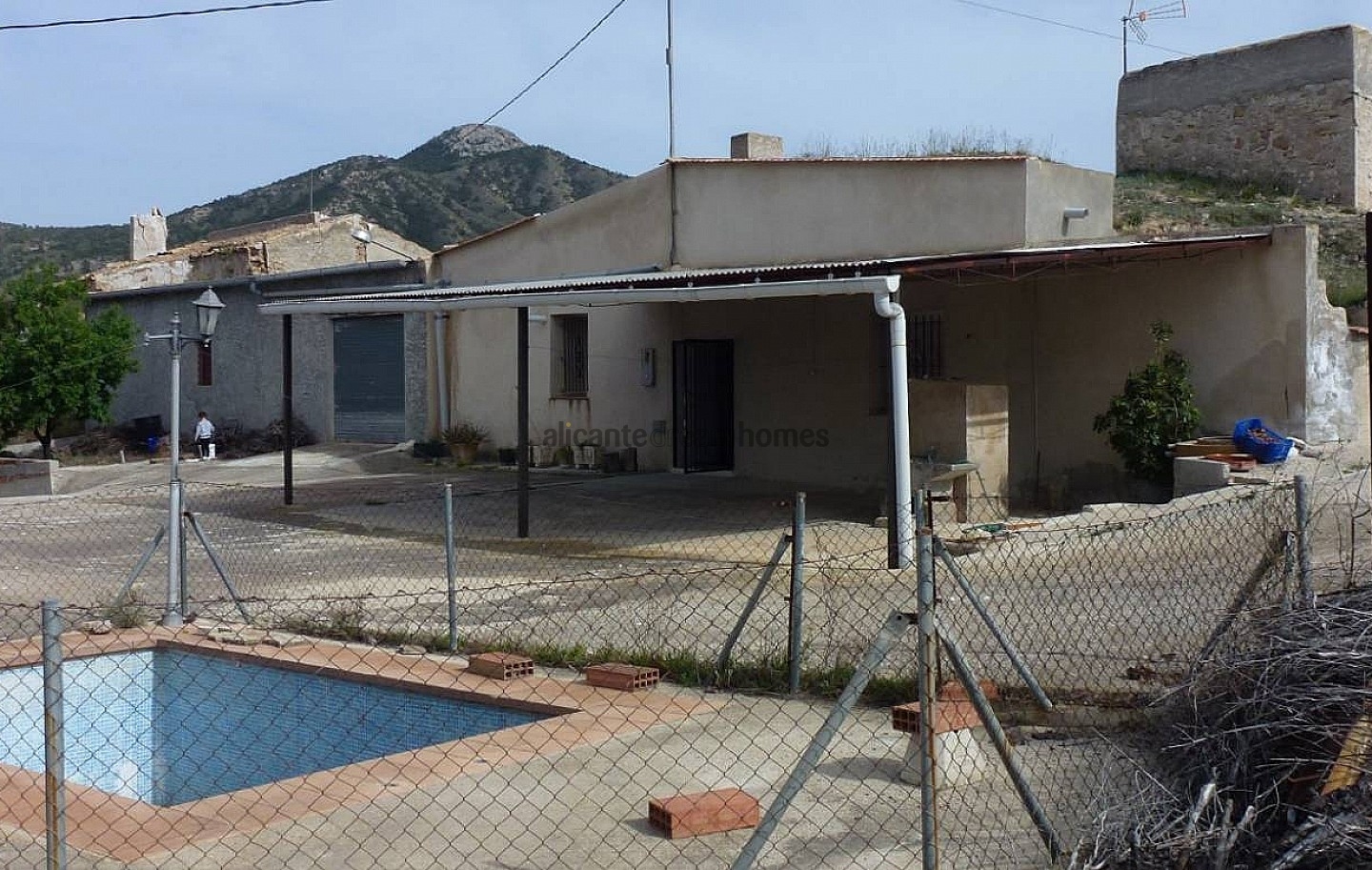 3 Bedroom 1 Bathroom Cave House in Abanilla