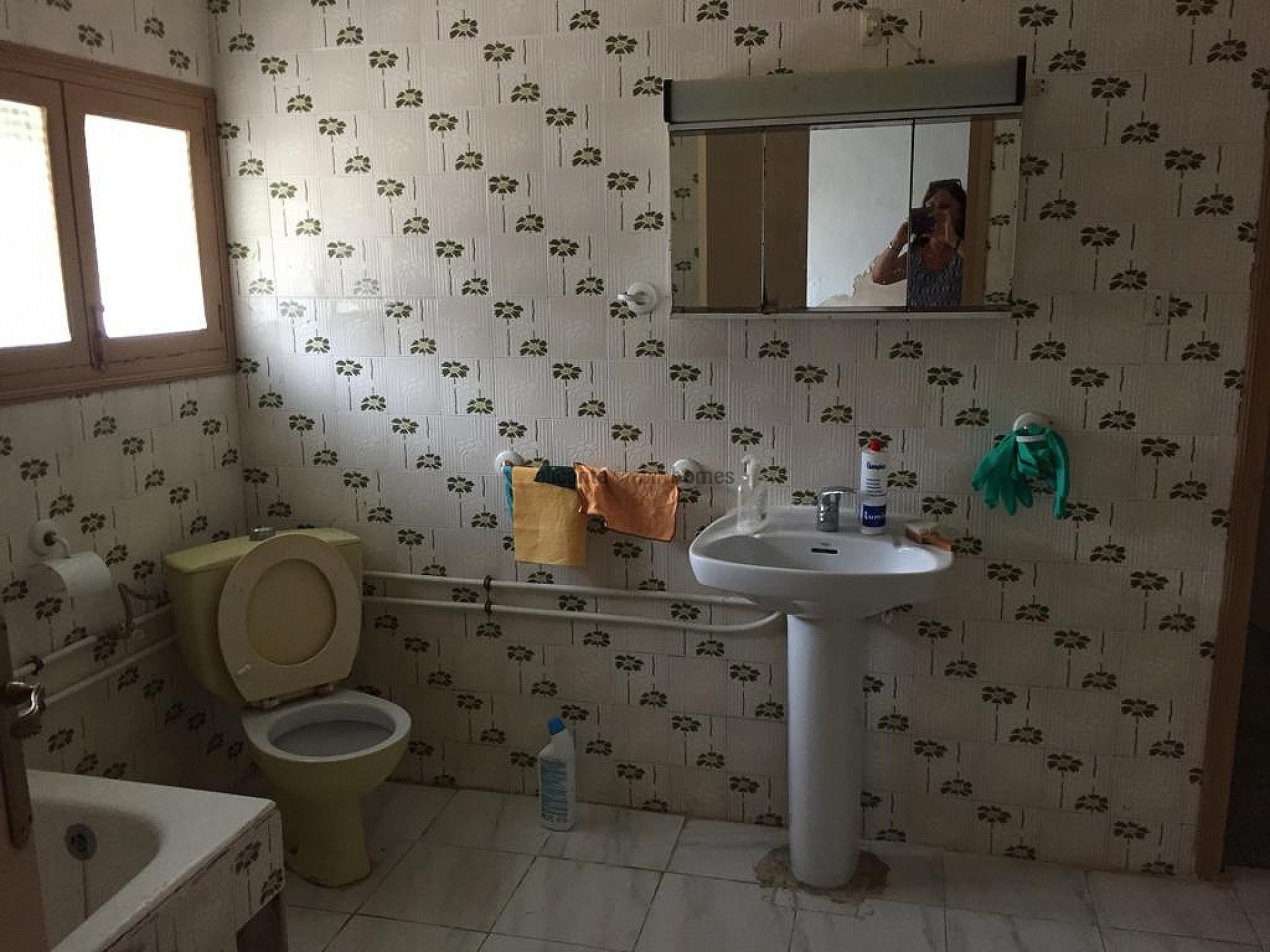 Resale - 9 Bedroom 2 Bathroom Villa in Monóvar -  - Alicante