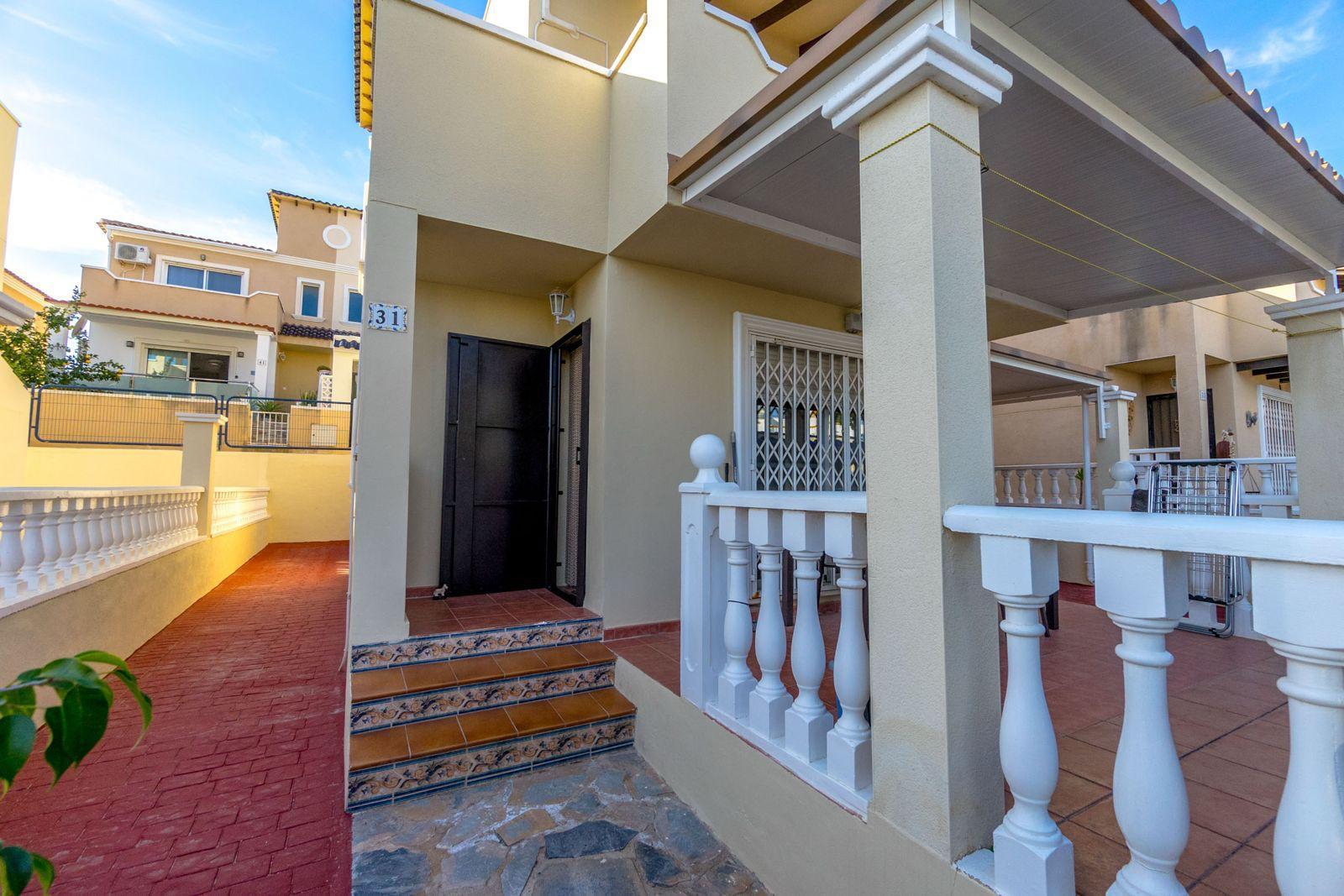 Resale - 3 Bedroom 2 Bathroom Casa in Orihuela Costa - Las Filipinas - Alicante