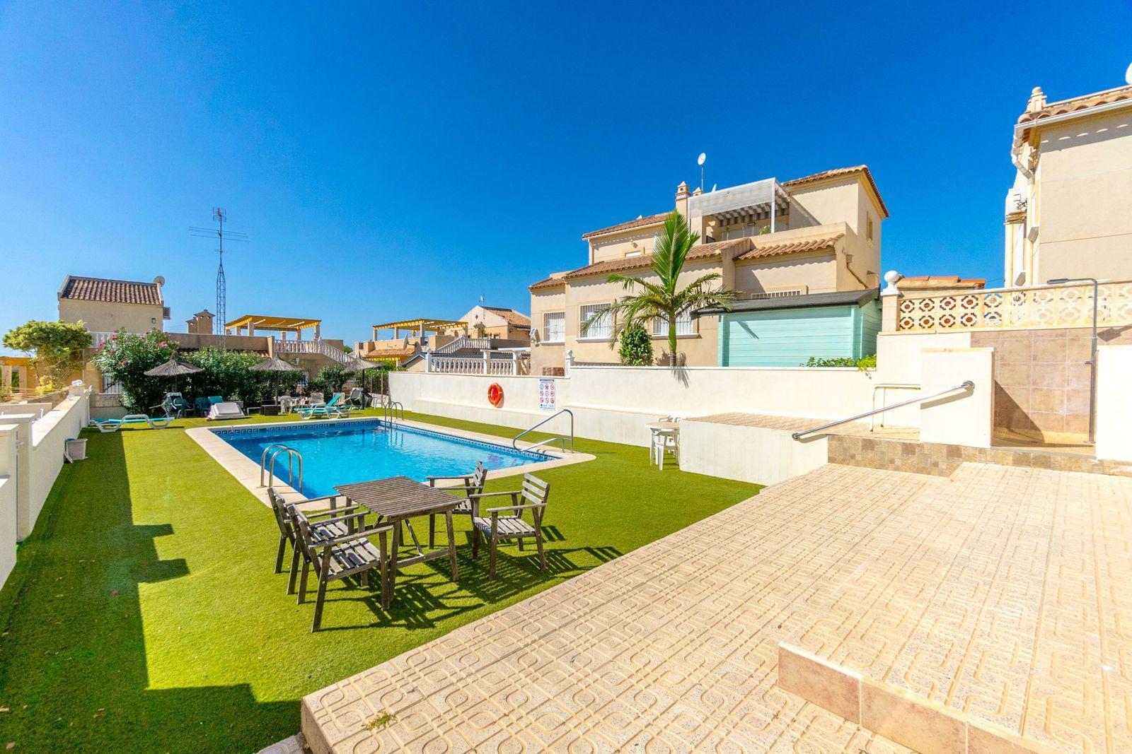 Resale - 3 Bedroom 2 Bathroom Casa in Orihuela Costa - Las Filipinas - Alicante