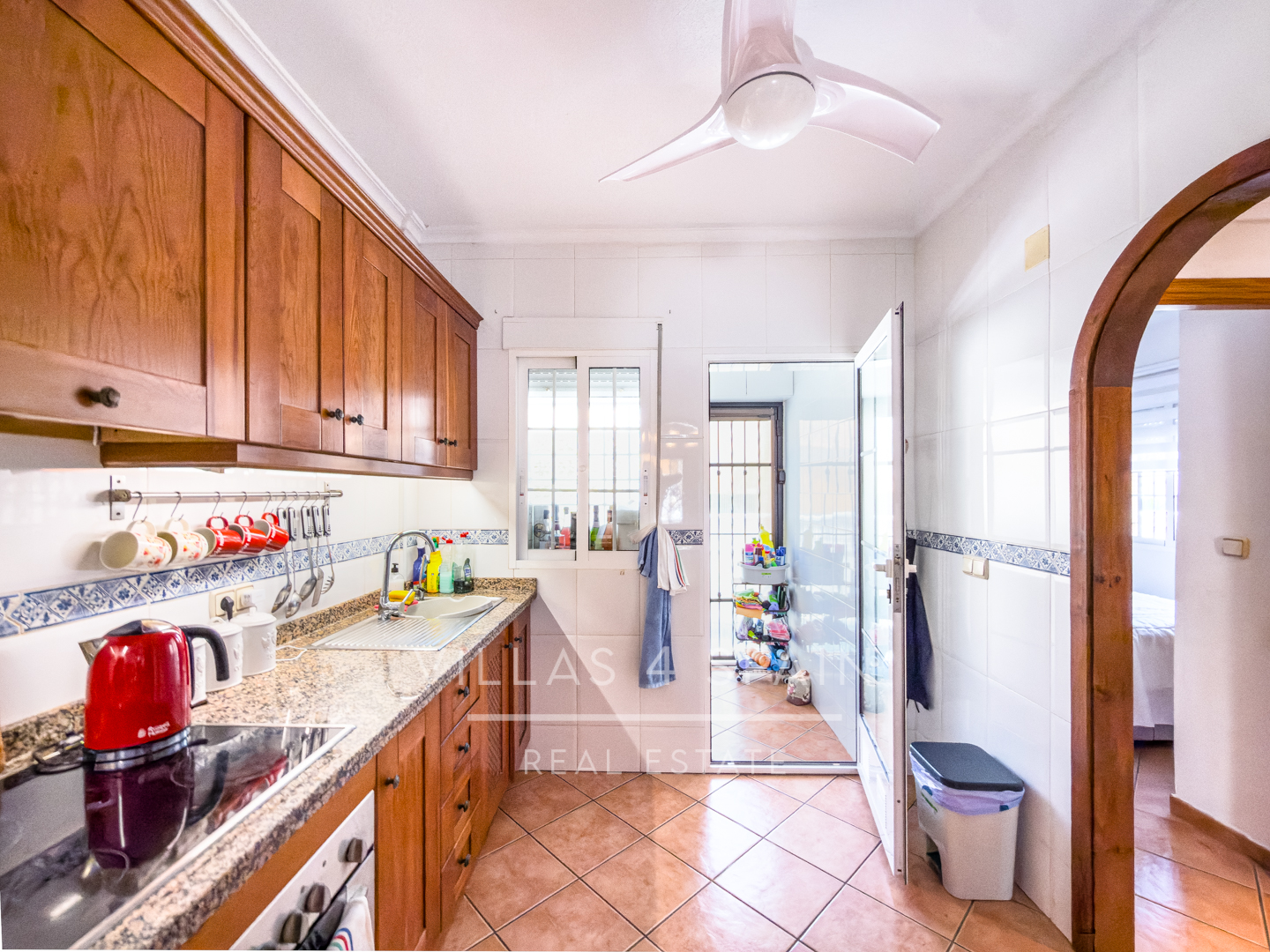 Resale - 3 Bed 2 Bath Villa With Private Pool and parking in Lo Crispin, Algorfa - av. de la estacion - Alicante