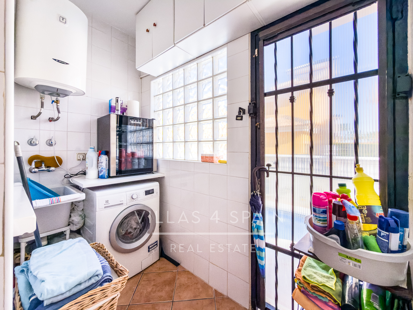 Resale - 3 Bed 2 Bath Villa With Private Pool and parking in Lo Crispin, Algorfa - av. de la estacion - Alicante