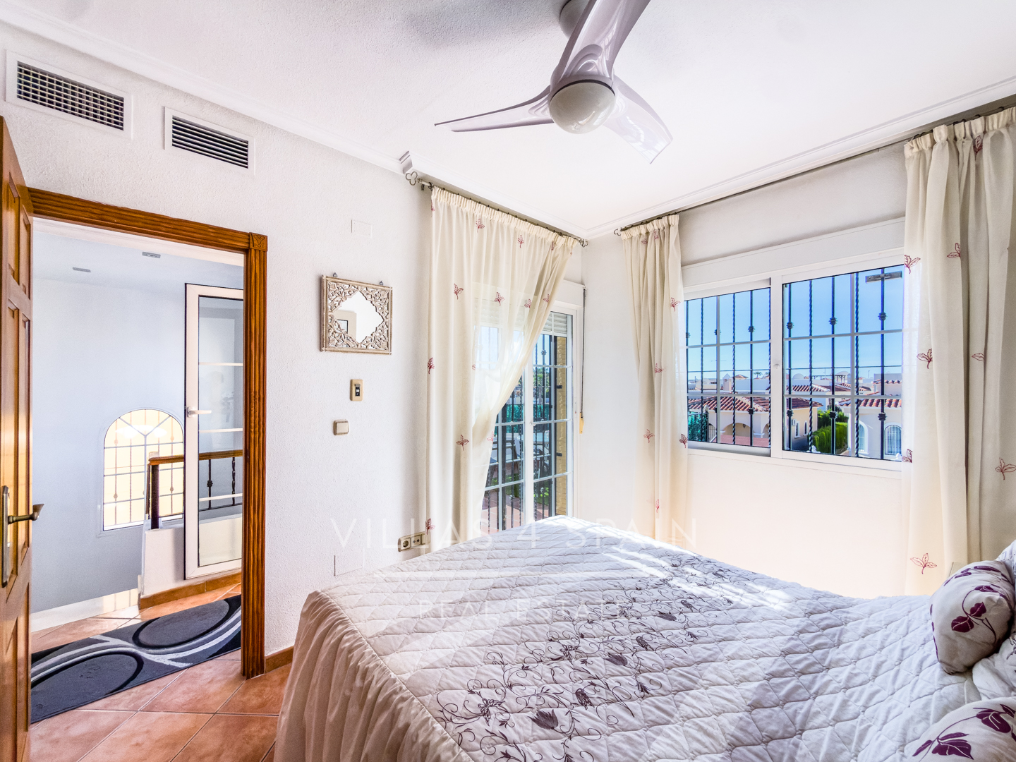 Resale - 3 Bed 2 Bath Villa With Private Pool and parking in Lo Crispin, Algorfa - av. de la estacion - Alicante