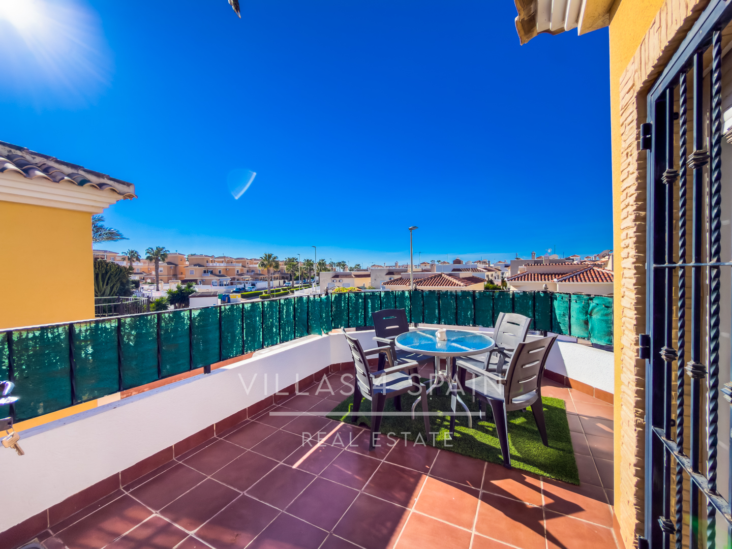 Resale - 3 Bed 2 Bath Villa With Private Pool and parking in Lo Crispin, Algorfa - av. de la estacion - Alicante
