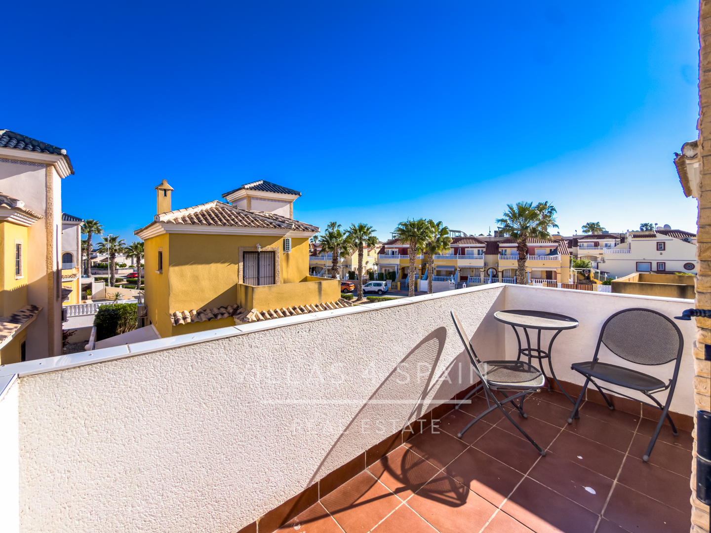 Resale - 3 Bed 2 Bath Villa With Private Pool and parking in Lo Crispin, Algorfa - av. de la estacion - Alicante