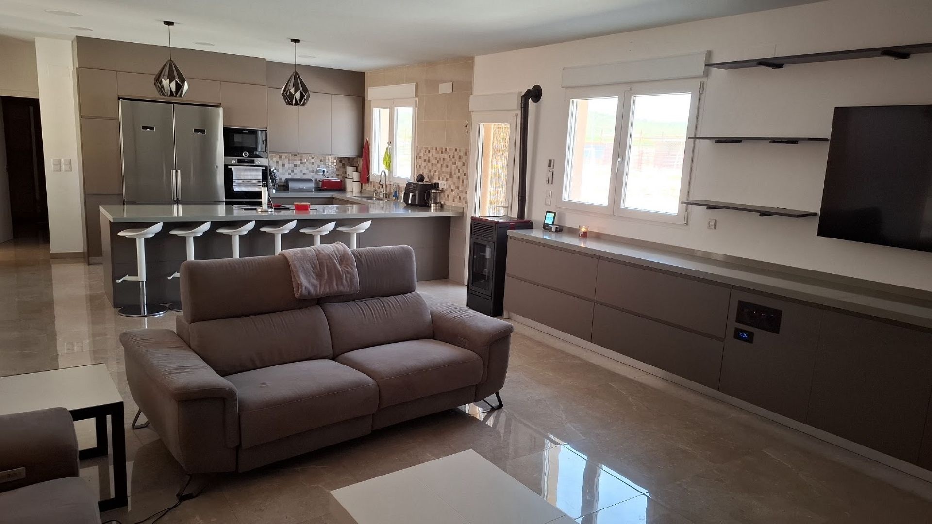 Resale - 3 Bedroom 3 Bathroom Estate in Pinoso - , Pinoso, Alicante, Spain - Alicante