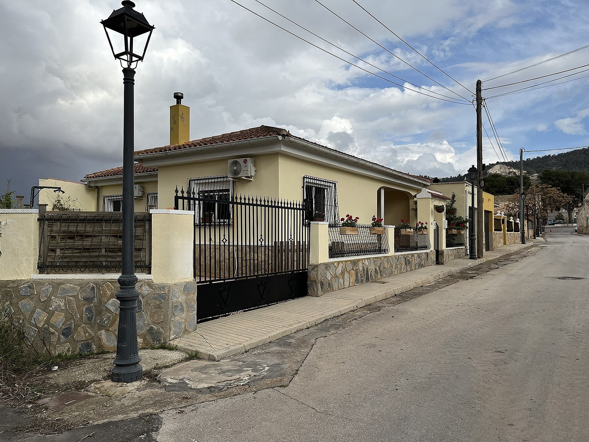 Resale - 3 Bedroom 2 Bathroom Townhouse in Cañada de la Leña -  - Murcia