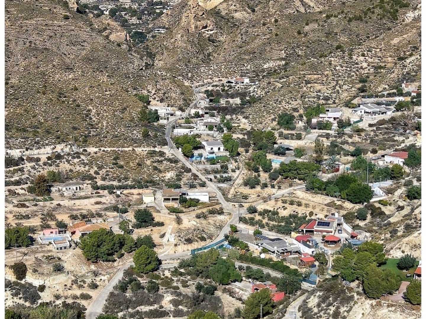 4 Bedroom 1 Bathroom Country house in Crevillente
