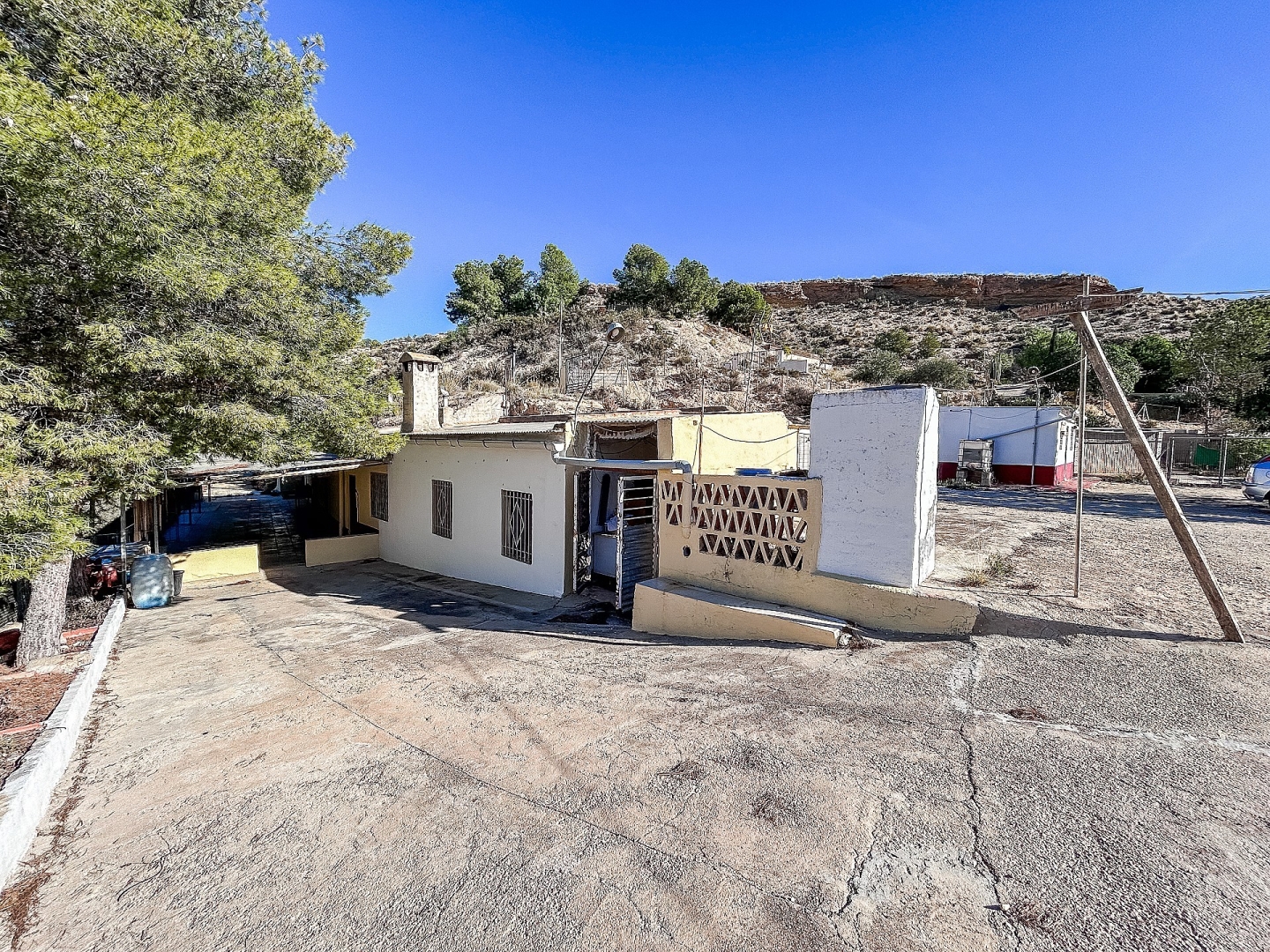 4 Bedroom 1 Bathroom Country house in Crevillente