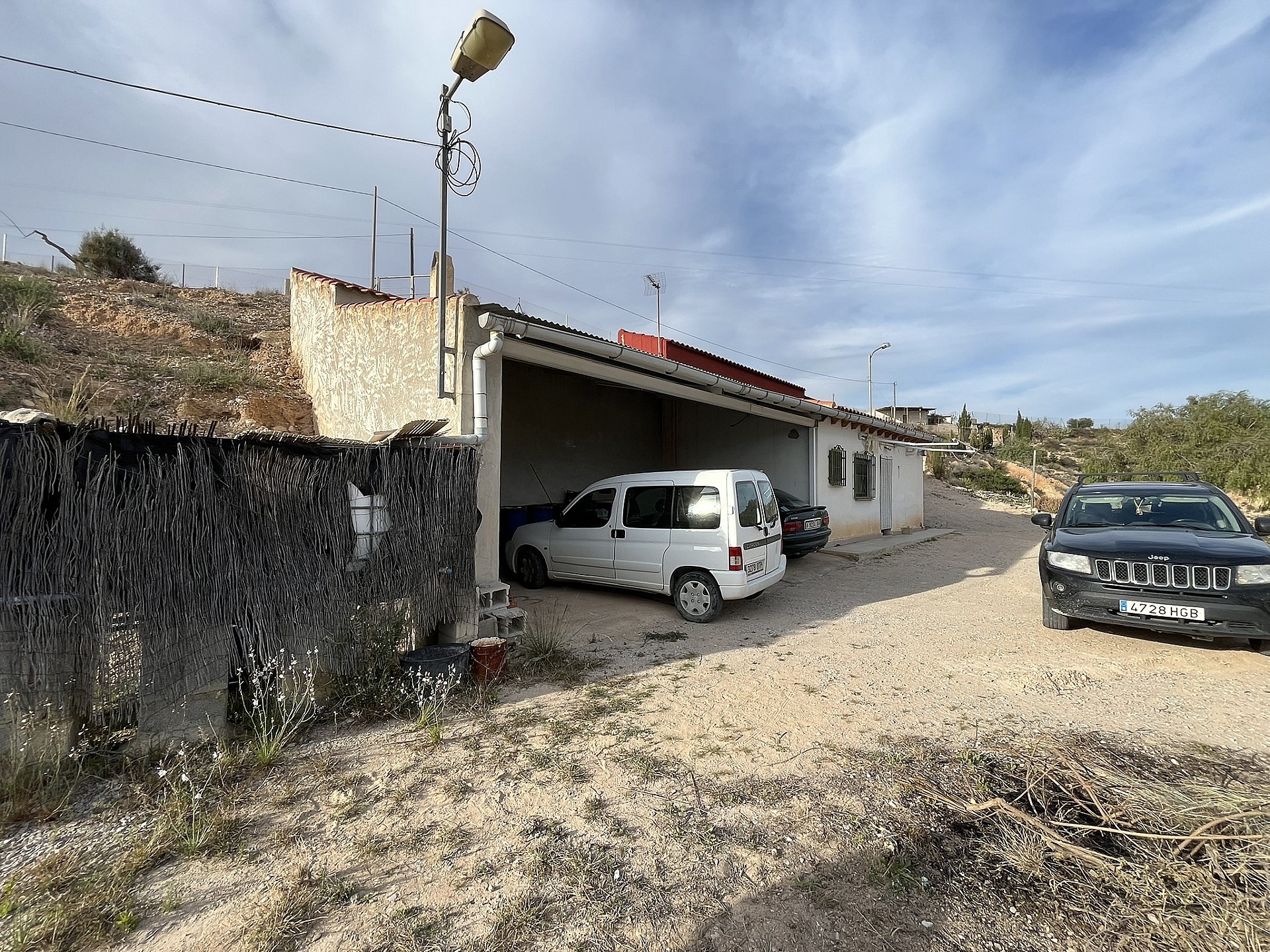 Resale - 4 Bedroom 1 Bathroom Cave House in Abanilla -  - Murcia